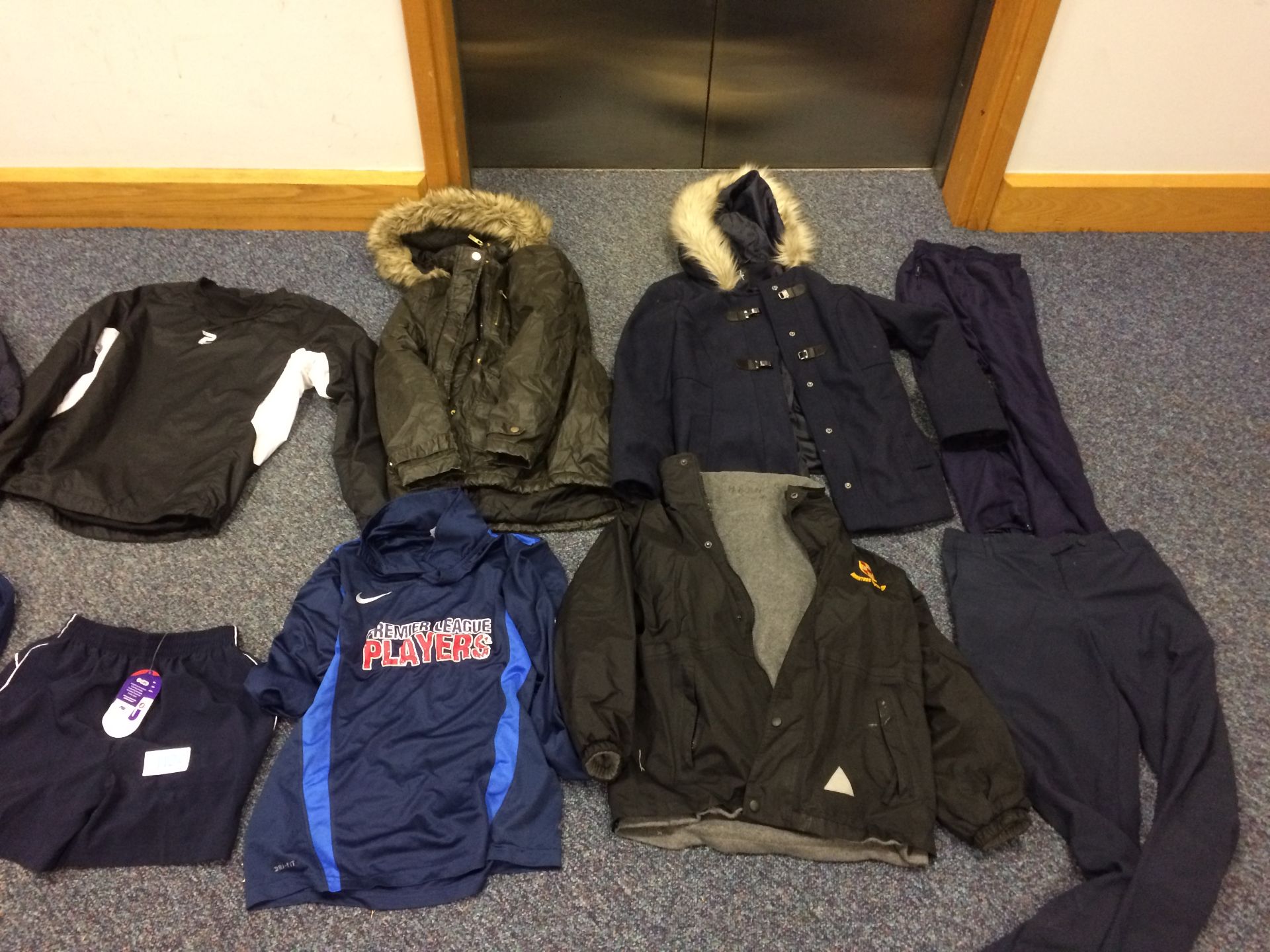 Job Lot Of Clothing Lost Property Unclaimed - Image 3 of 5