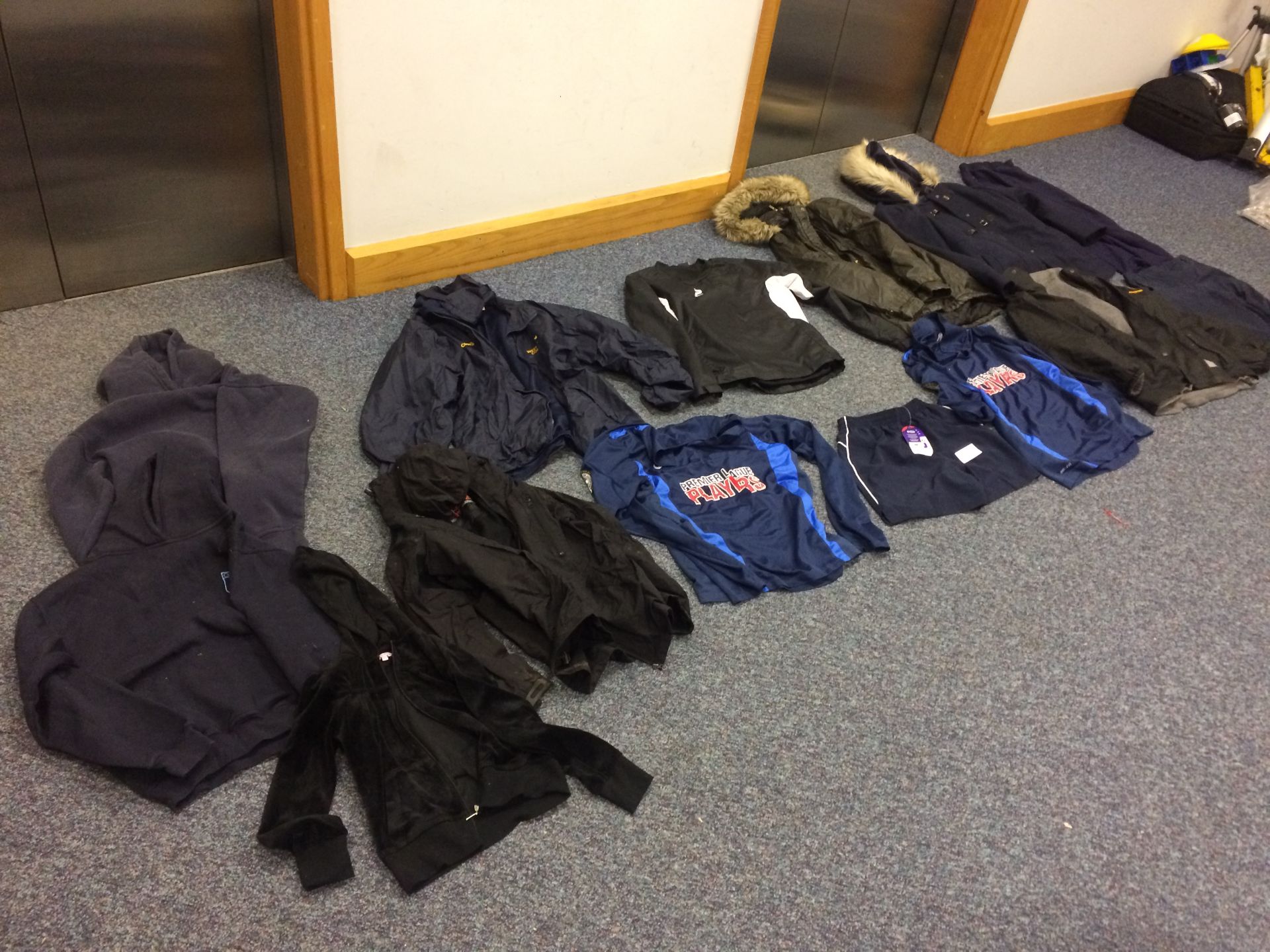Job Lot Of Clothing Lost Property Unclaimed - Image 2 of 5