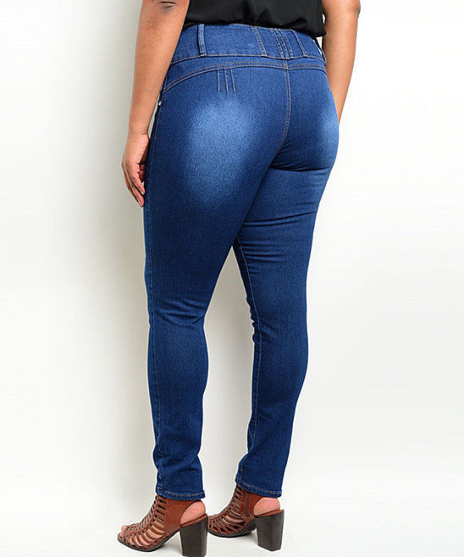 Ladies Designer Blue Denim Jeans (US 18/UK 22/EU 50) (New with tags) [Ref: 37751249- T-51]