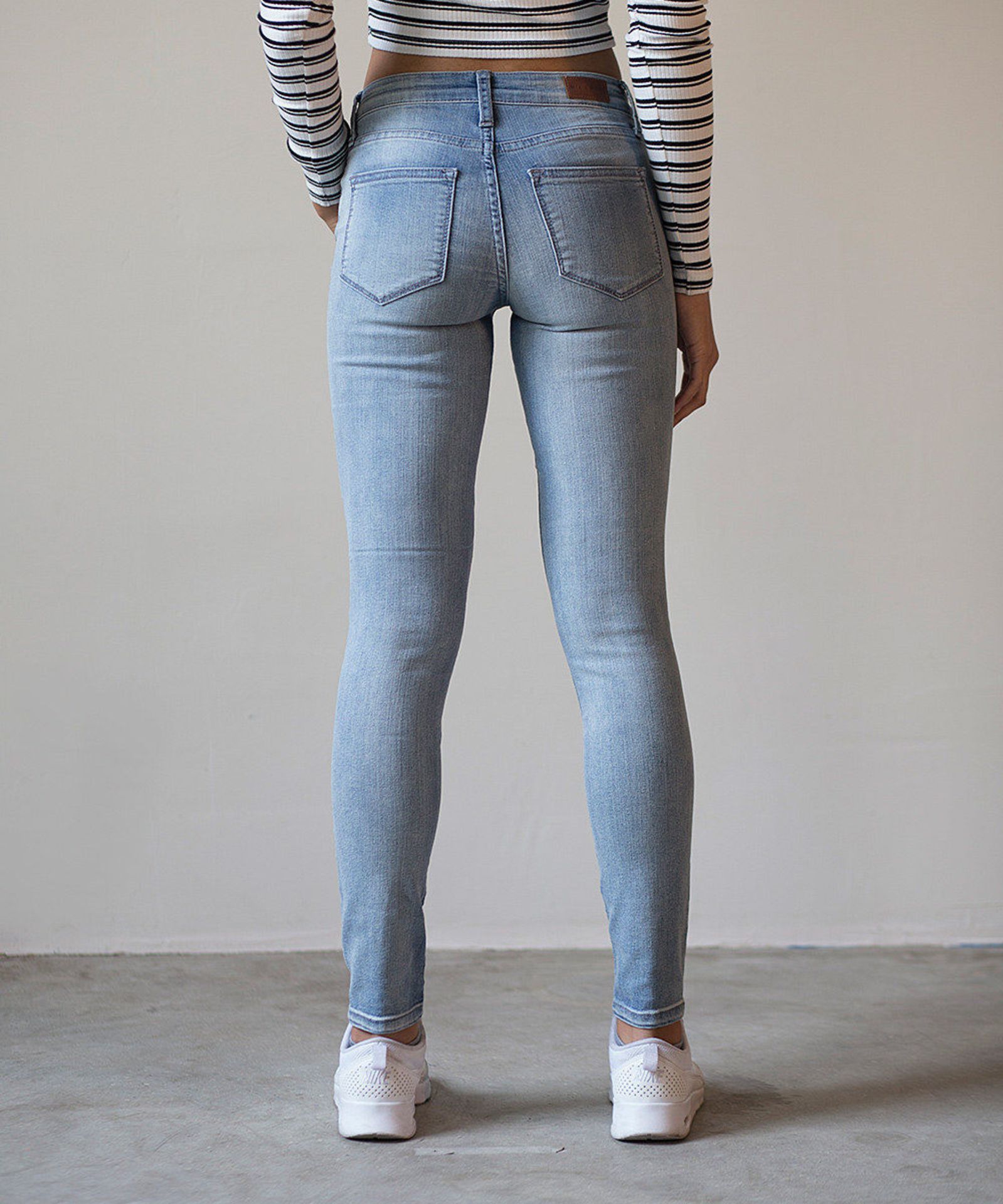 MIA & MOSS, Light Blue Sabine Skinny Jeans, 30" (New with tags) [Ref: 47164611- T-56]