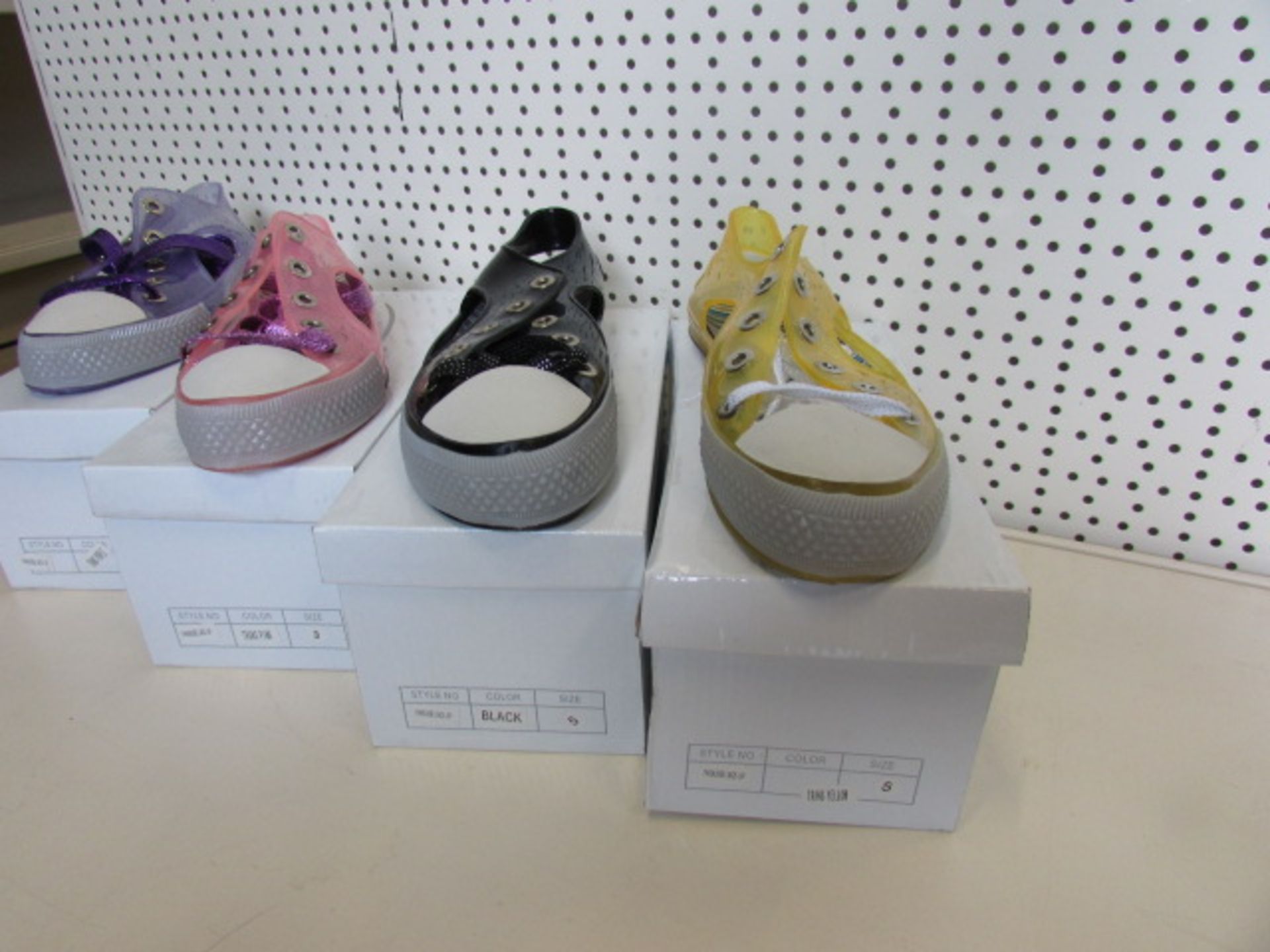 10 x Cyclone Paradise Lace Up Shoes In Various Sizes & Colours - Bild 2 aus 3