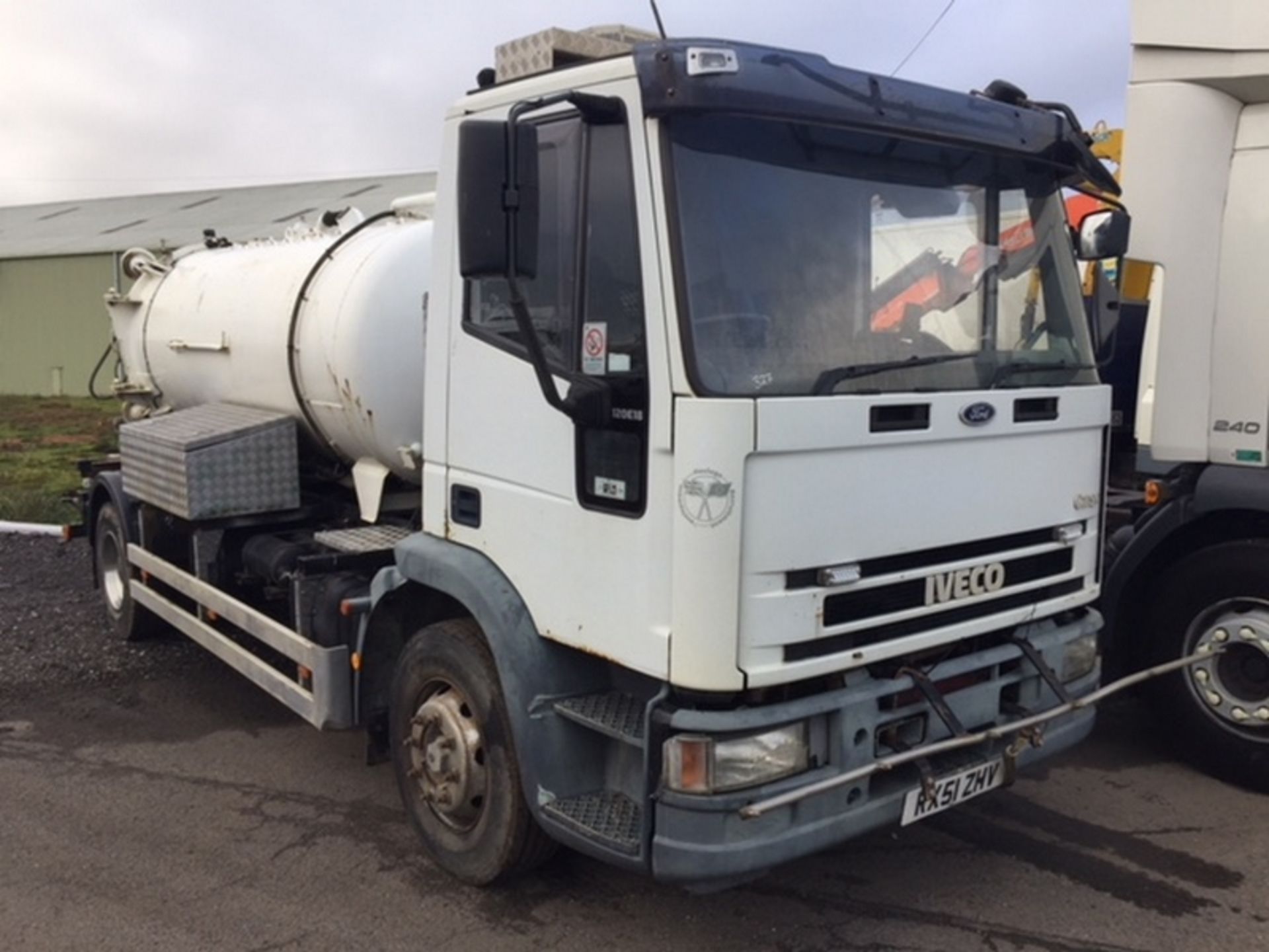 IVECO-FORD CARGO 120 E18 Tanker 6x2 Diesel - Image 2 of 3