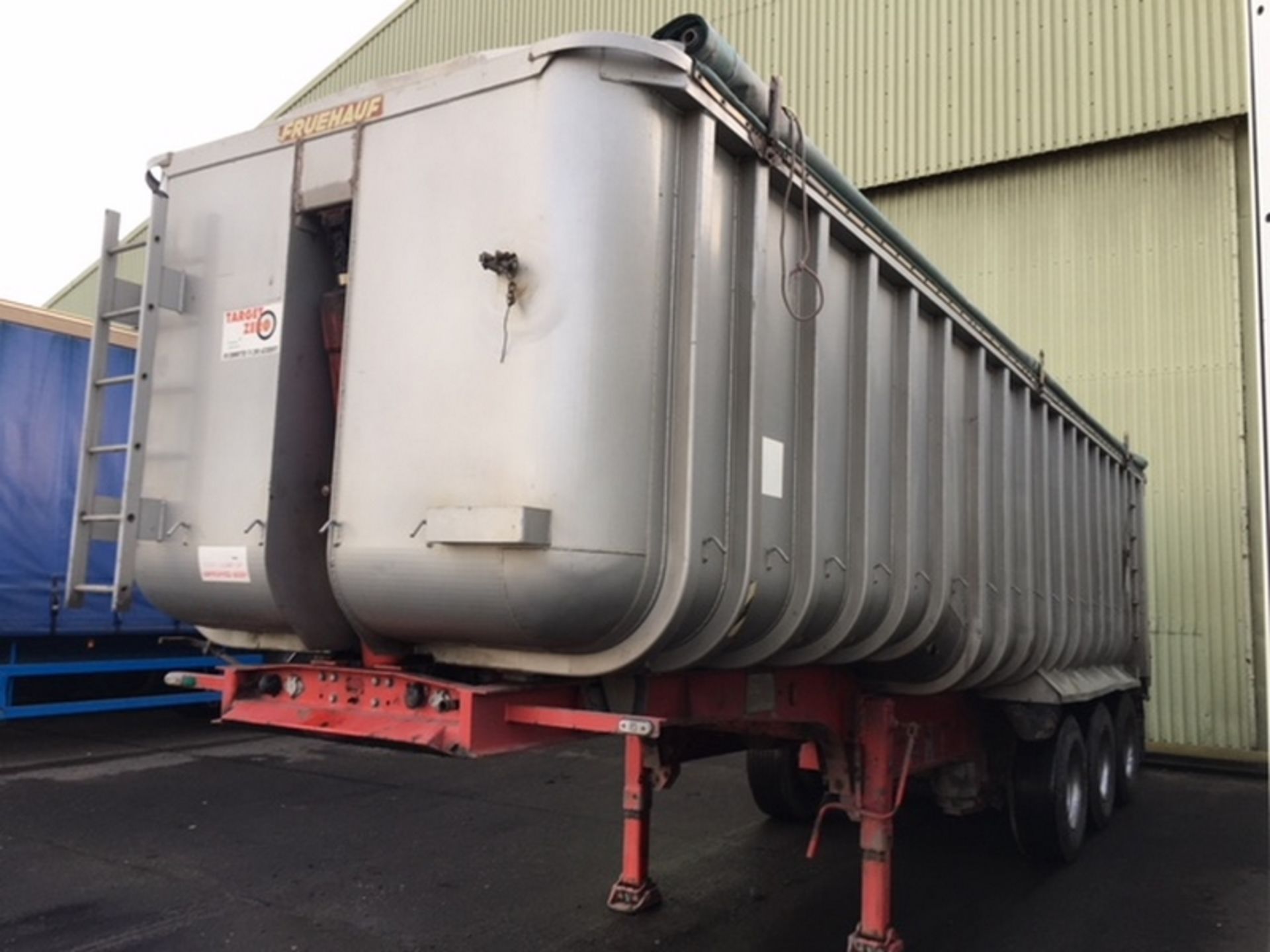 Fruehauf Alloy Body Bulk Tippng Trailer Tri Axle - Image 2 of 5