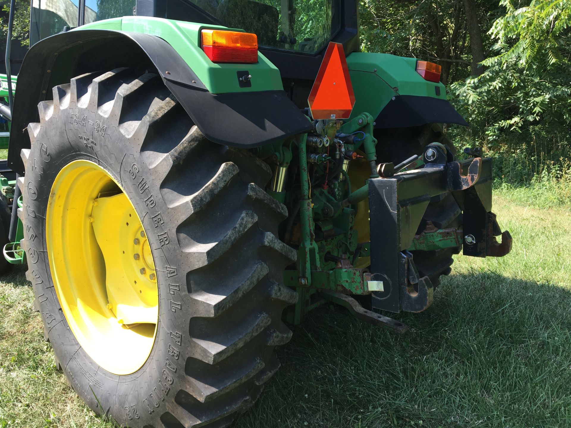 1995 JD 6400 2WD cab tractor - Image 3 of 3