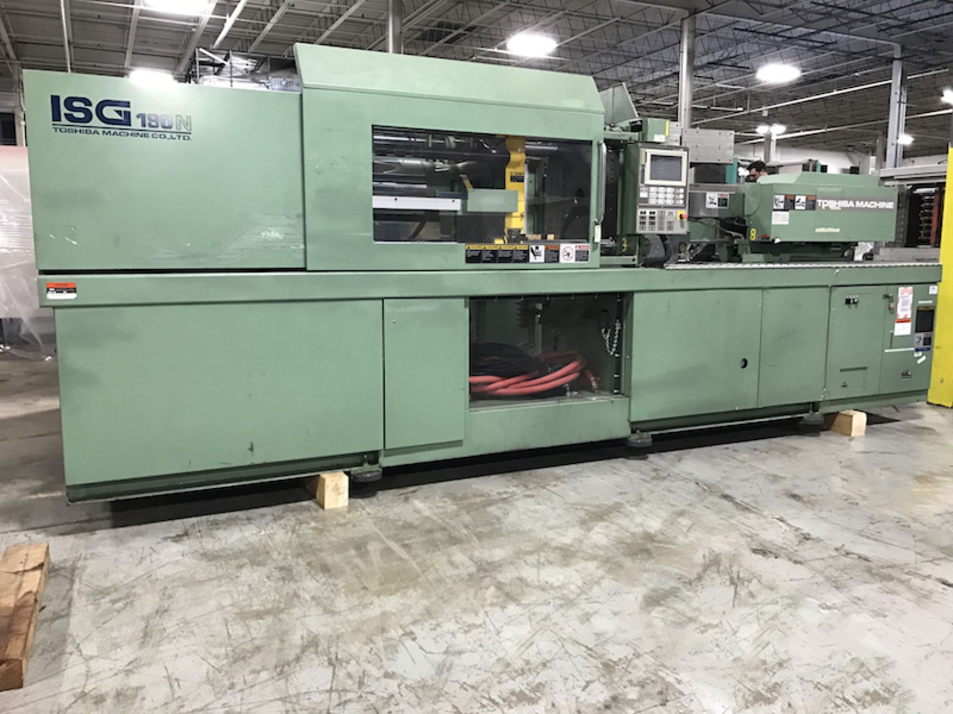 Toshiba Injection Molding Press, Tonnage: 185, Year: 1998, Model: ISG190, Shot Size(oz.): 6.6