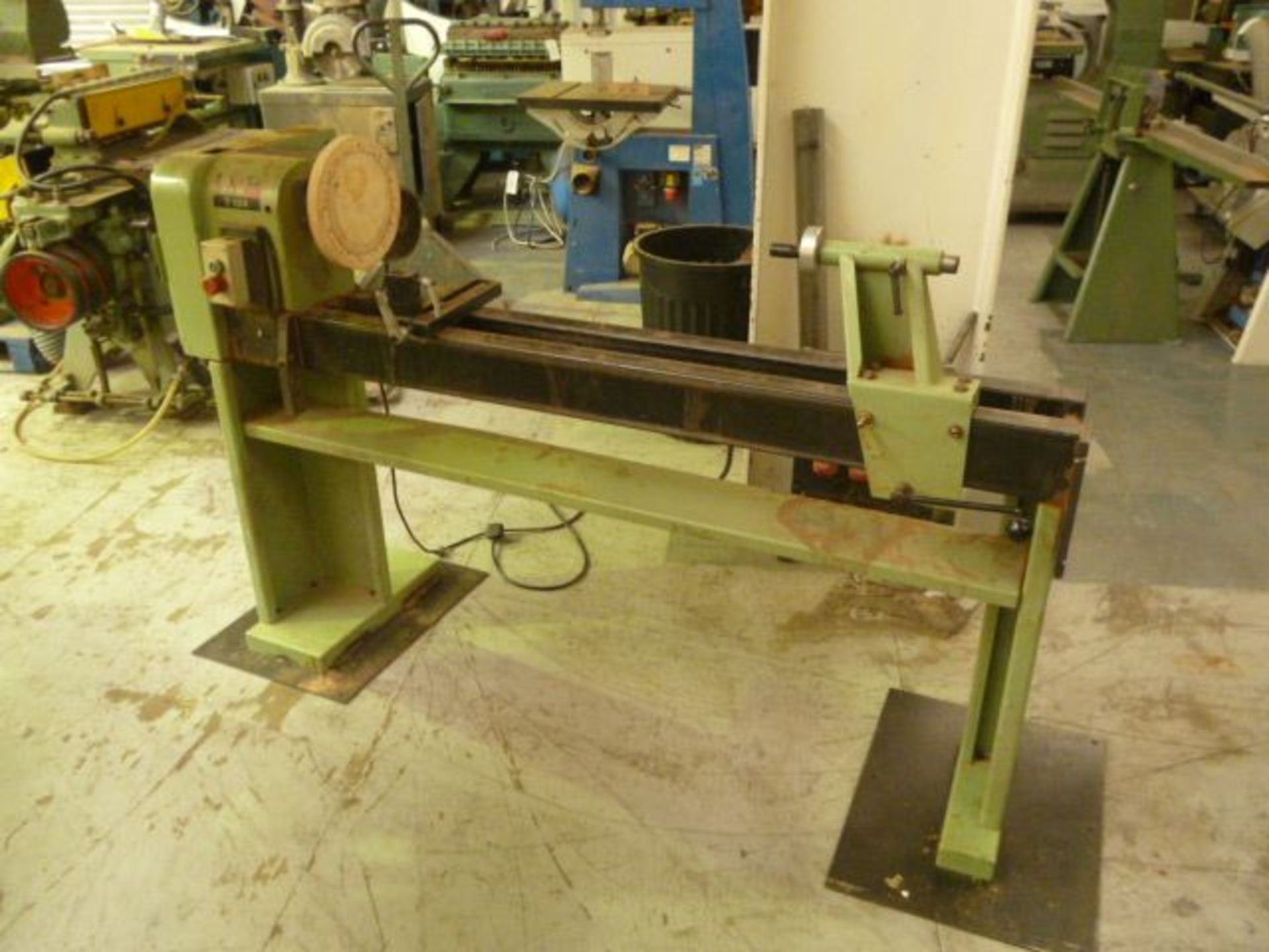 Mini max manual lathe