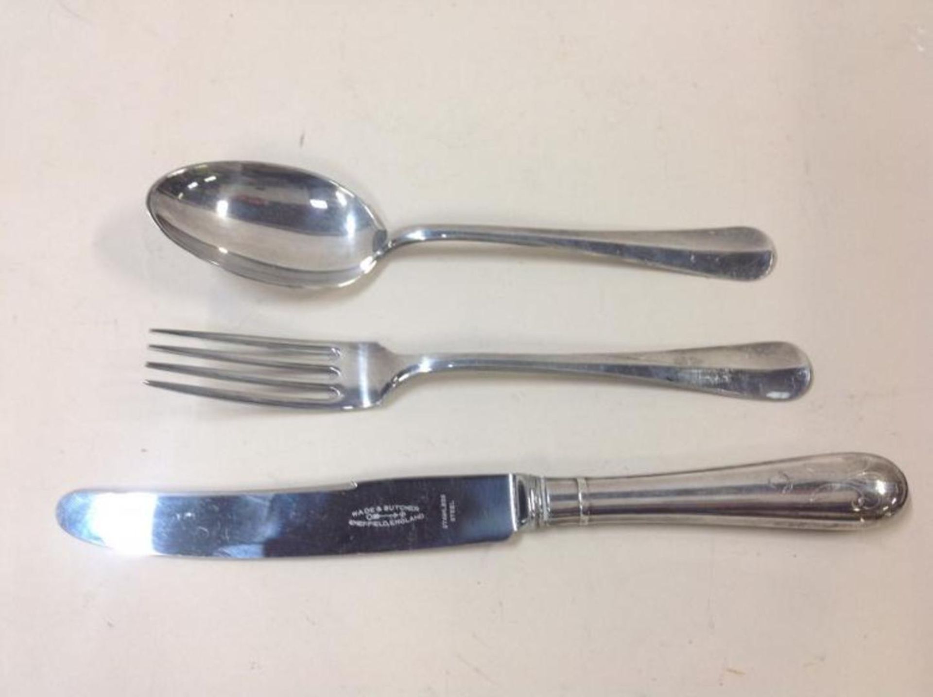 ZIlveren mes, vork en lepel (Kempen en Begeer) tweede gehalte zilver, circa 220gr