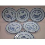 Zes blauwe Chinese borden, w.o. chien lung, 18de eeuw, haarscheur, fritting, scherfjes