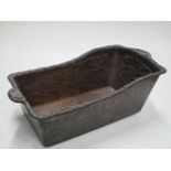 Gietijzeren (kolen?) bak, ca 57x30x22cm . (Coal-)box, cast-iron ,