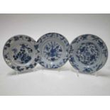 Drie diverse Chinese borden, 18de eeuws, ca 22cm