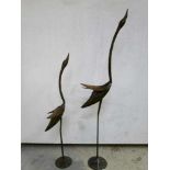 Twee metalen tuinvogels, 70 en 95cm