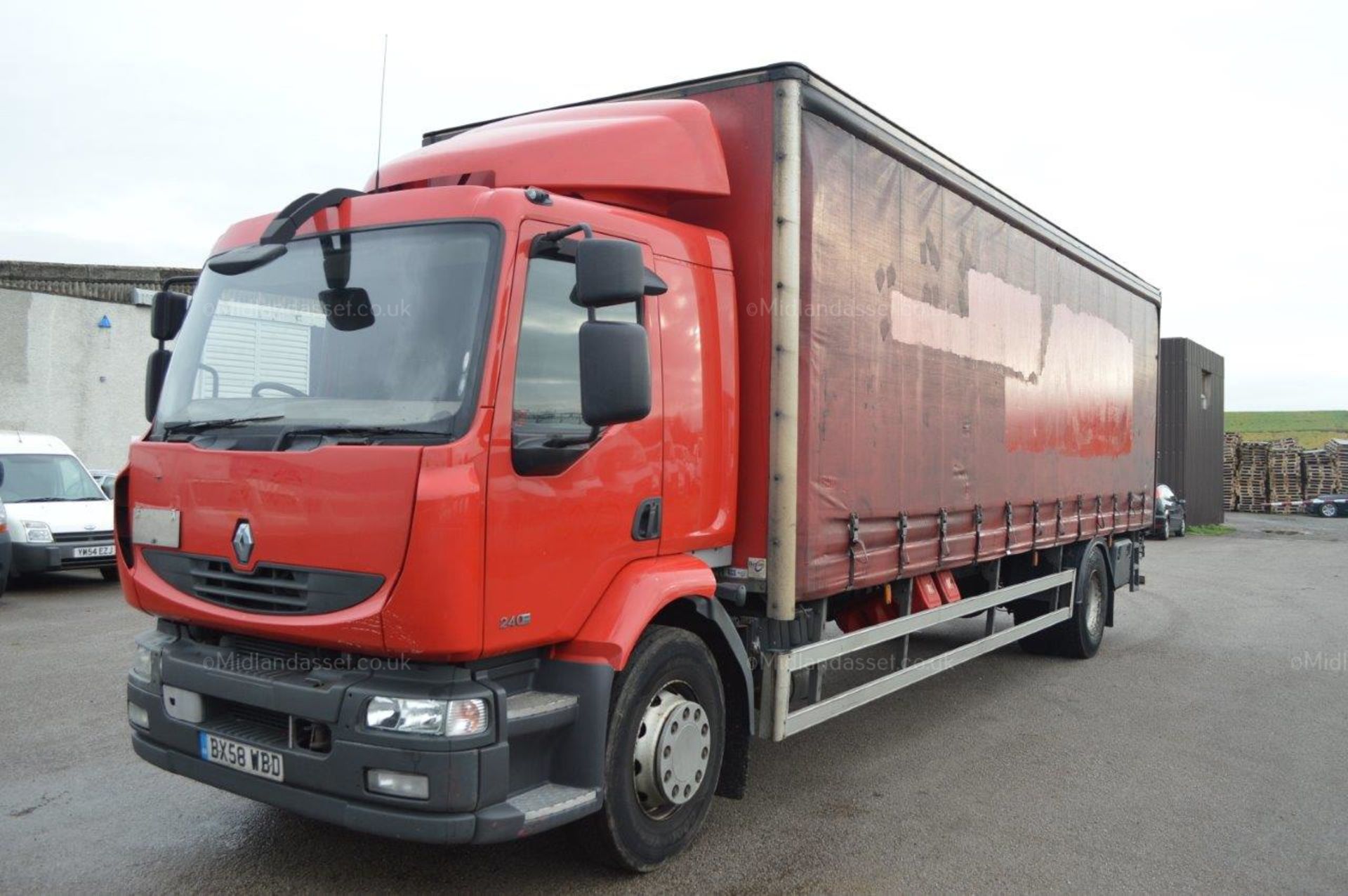 2008/58 REG RENAULT MIDLUM 18 TONNE CURTAIN SIDE LORRY WITH TAIL LIFT ONE OWNER - Image 3 of 24