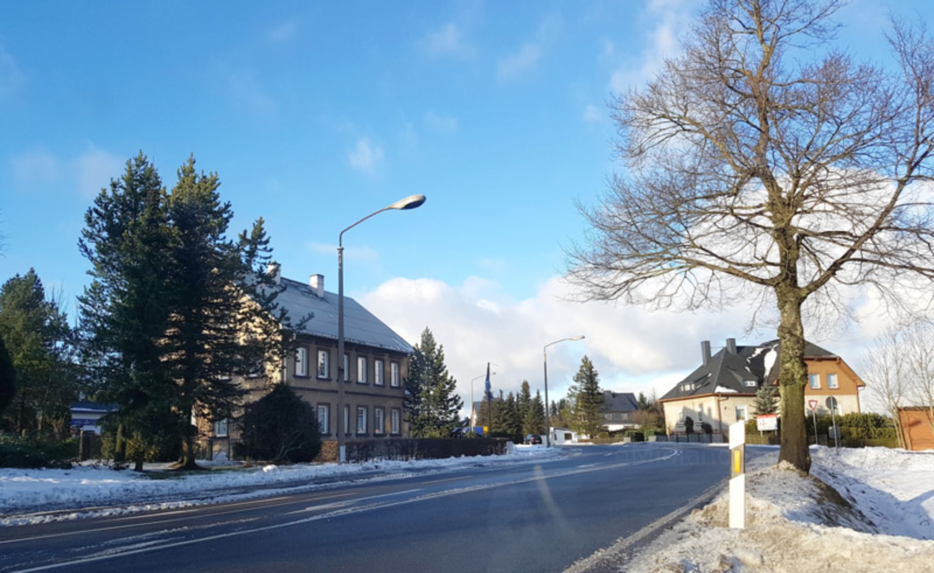 GIGANTIC THREE STOREY GERMAN HOME + GARAGE IN MARIENBERG, GERMANY - Image 43 of 45