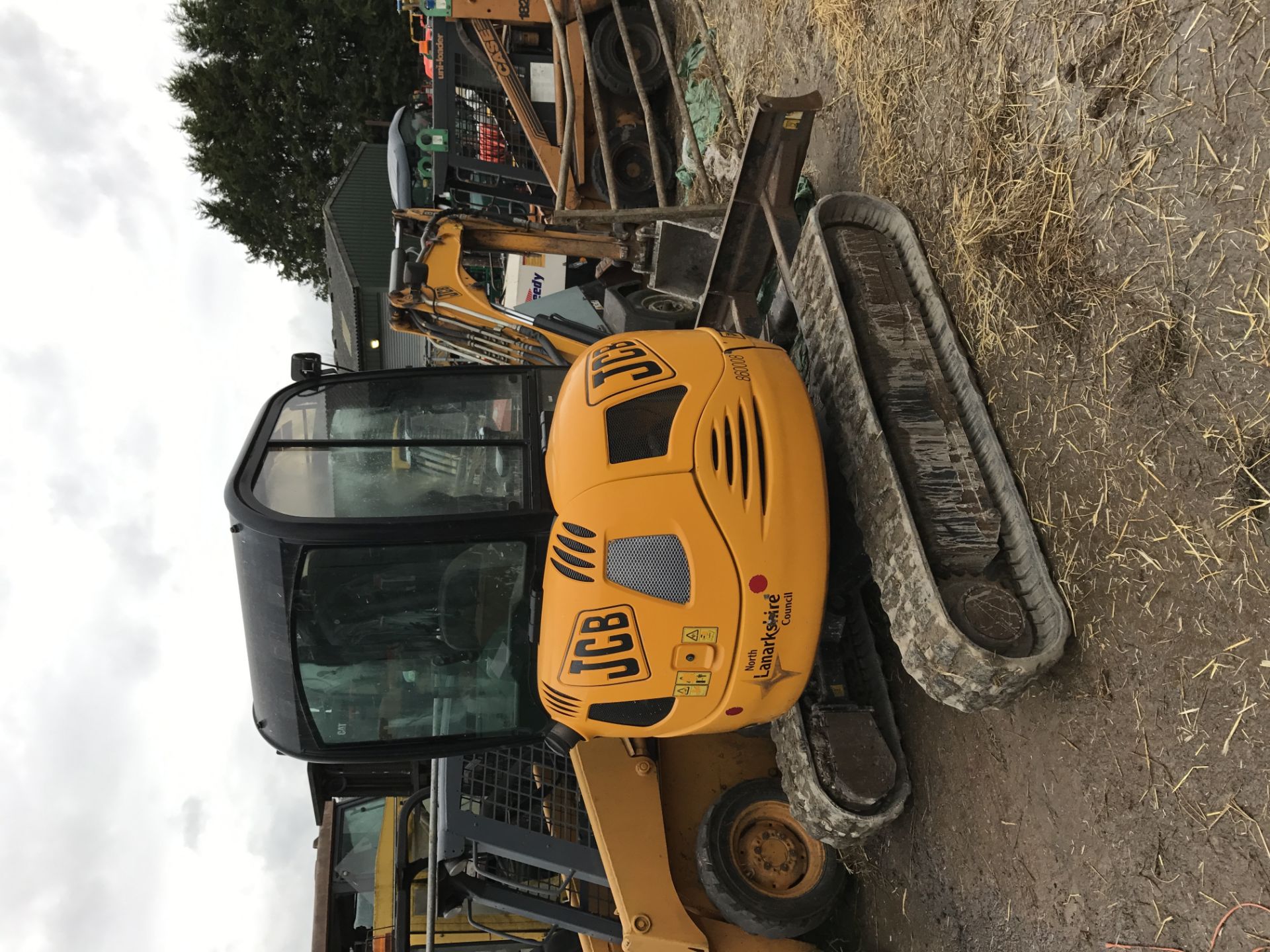 JCB 8025 ZTS DIGGER WITH BUCKET *PLUS VAT* - Image 2 of 9