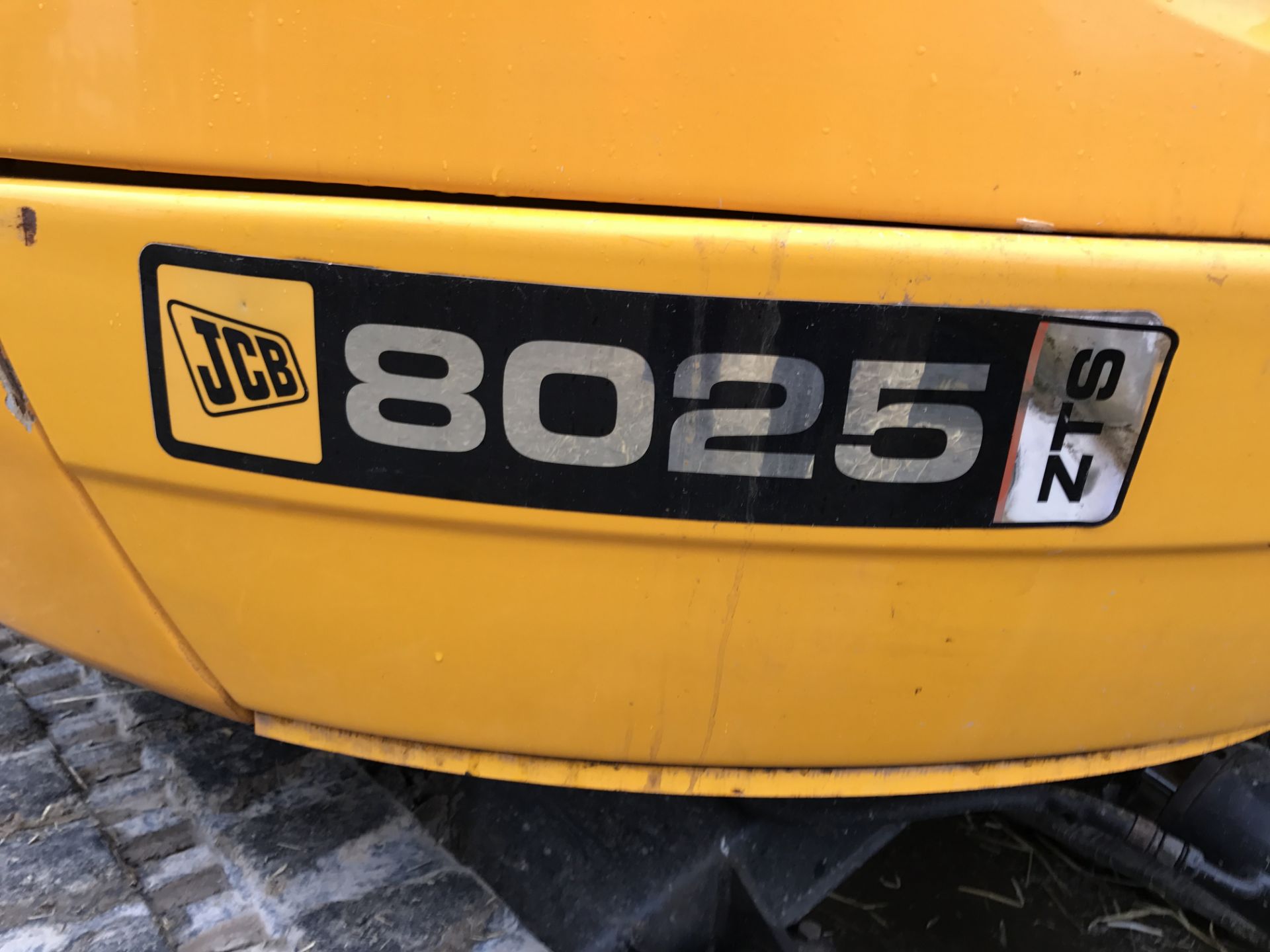 JCB 8025 ZTS DIGGER WITH BUCKET *PLUS VAT* - Image 3 of 9