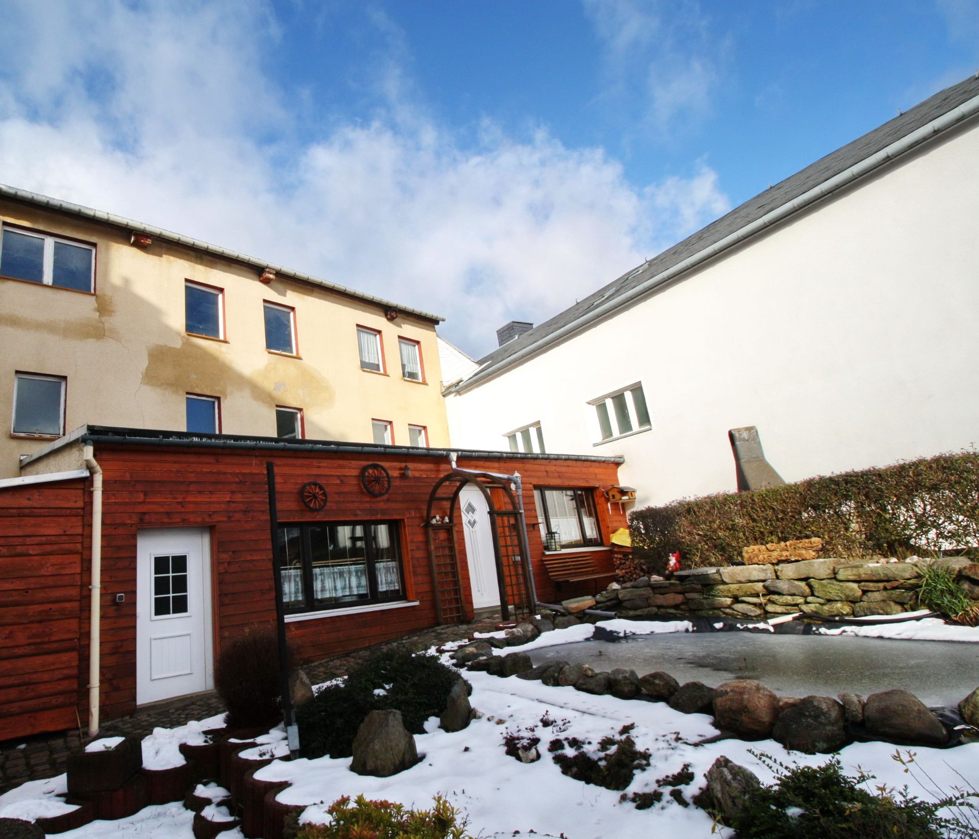 FREEHOLD APARTMENT BLOCK IN THE TOWN CENTRE OF GEYER, SAXONY, GERMANY - Image 31 of 63