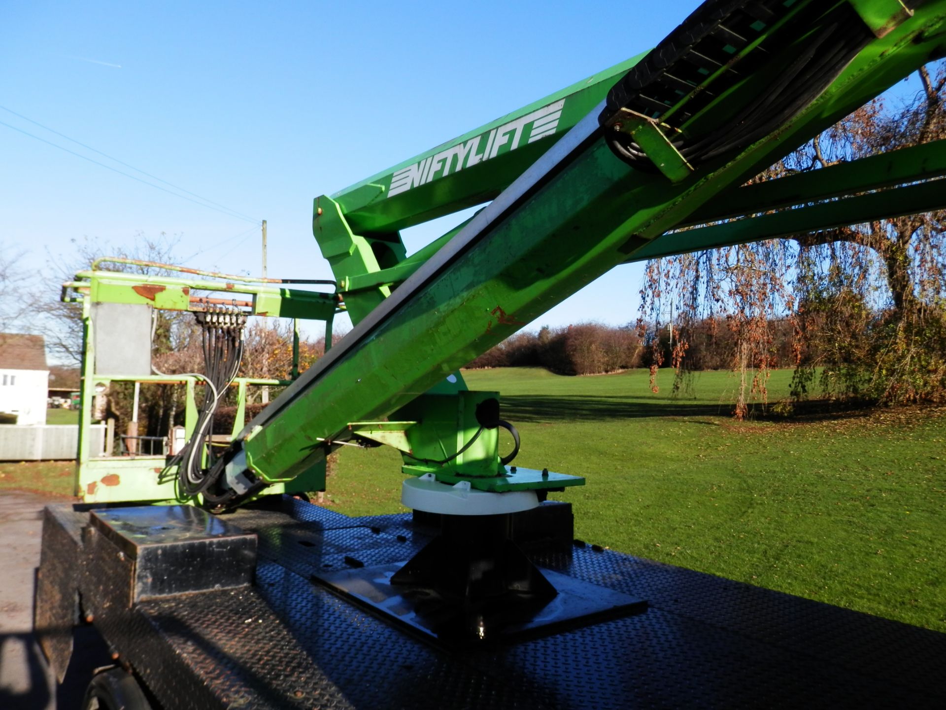 1999/T REG IVECO DIESEL TRUCK WITH NIFTY LIFT 16 METRE PLATFORM WITH CURRENT CERTIFICATION. - Image 2 of 15