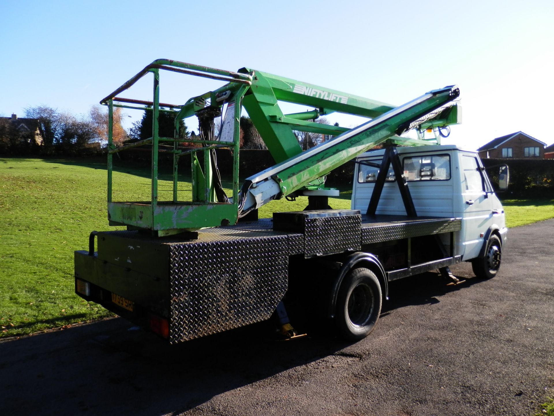 1999/T REG IVECO DIESEL TRUCK WITH NIFTY LIFT 16 METRE PLATFORM WITH CURRENT CERTIFICATION. - Image 8 of 15