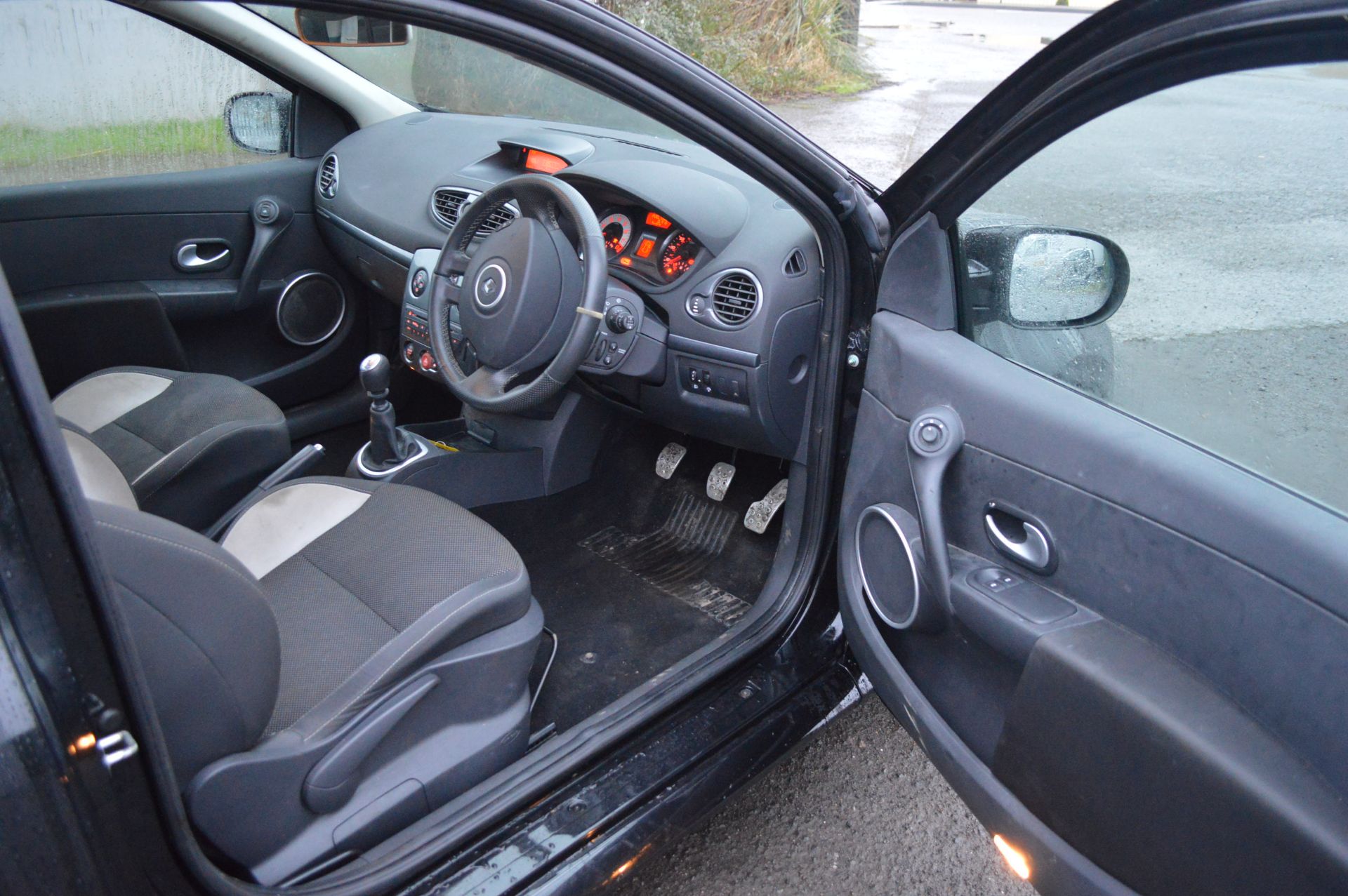 2012/62 RENAULT CLIO RS200 SPORT 2.0, 6 SPEED MANUAL - Image 13 of 20