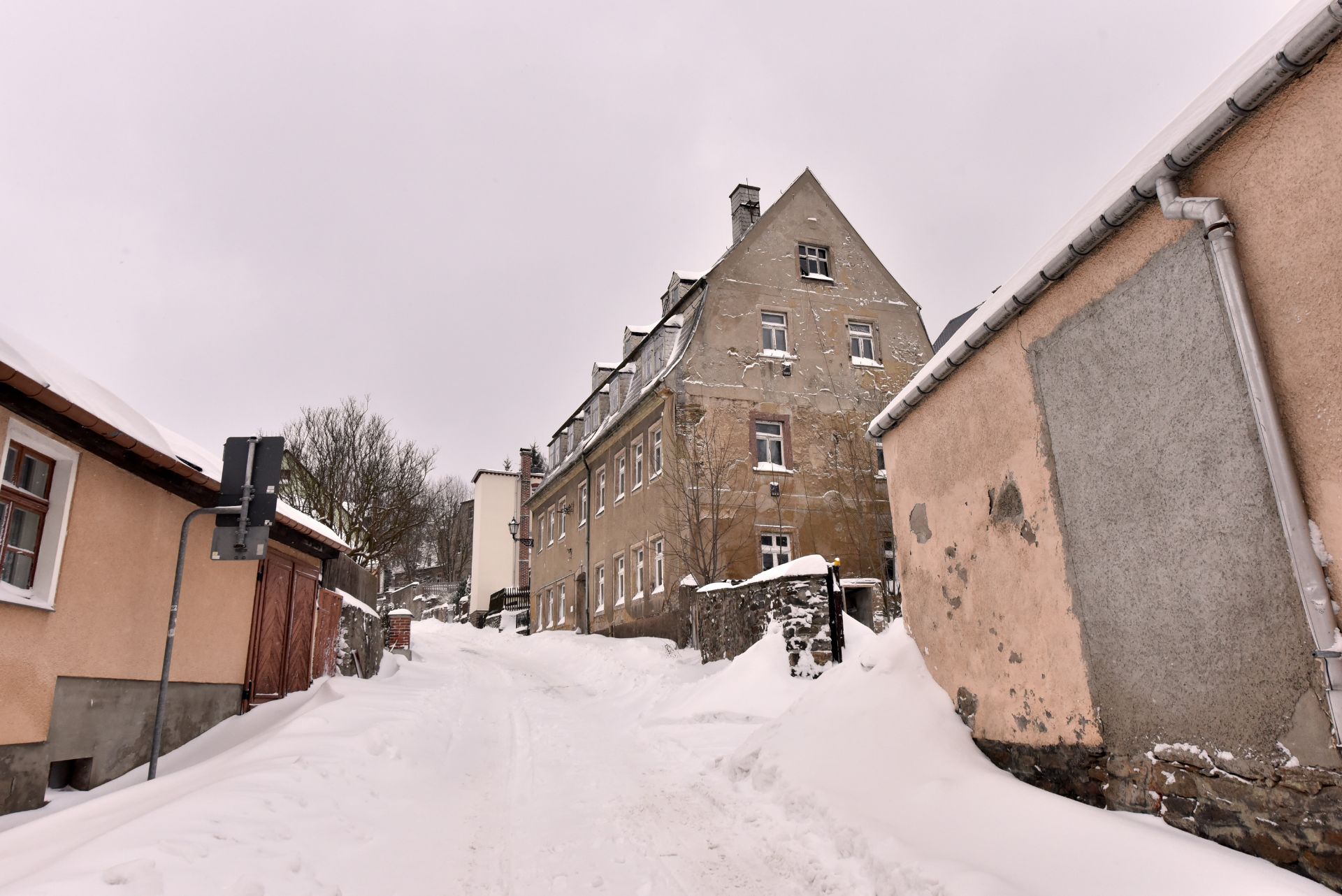 FREEHOLD MULTI APARTMENT BLOCK IN ANNABERG BUCHHOLZ, GERMANY - Image 13 of 60