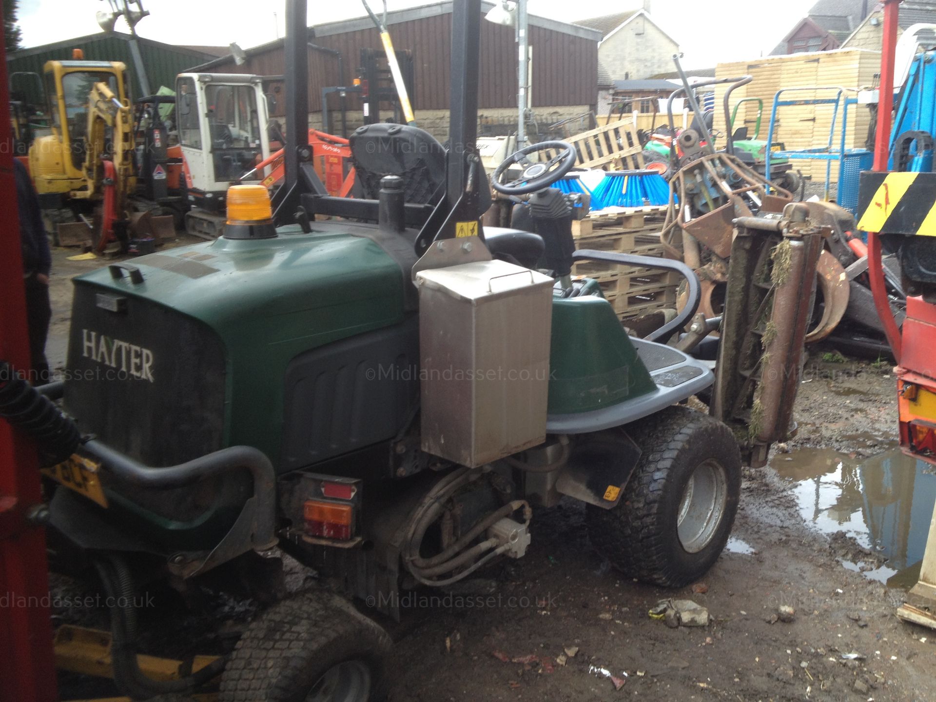 2010 HAYTER LT324 DIESEL 3 GANG MOWER - Image 7 of 7