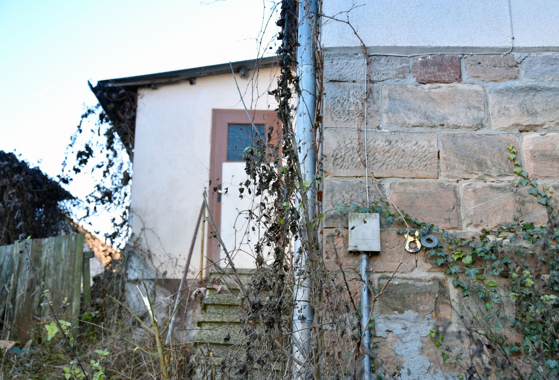 LARGE FREEHOLD HOUSE AND LAND IN SAXONY-ANHALT, GERMANY - Image 8 of 60