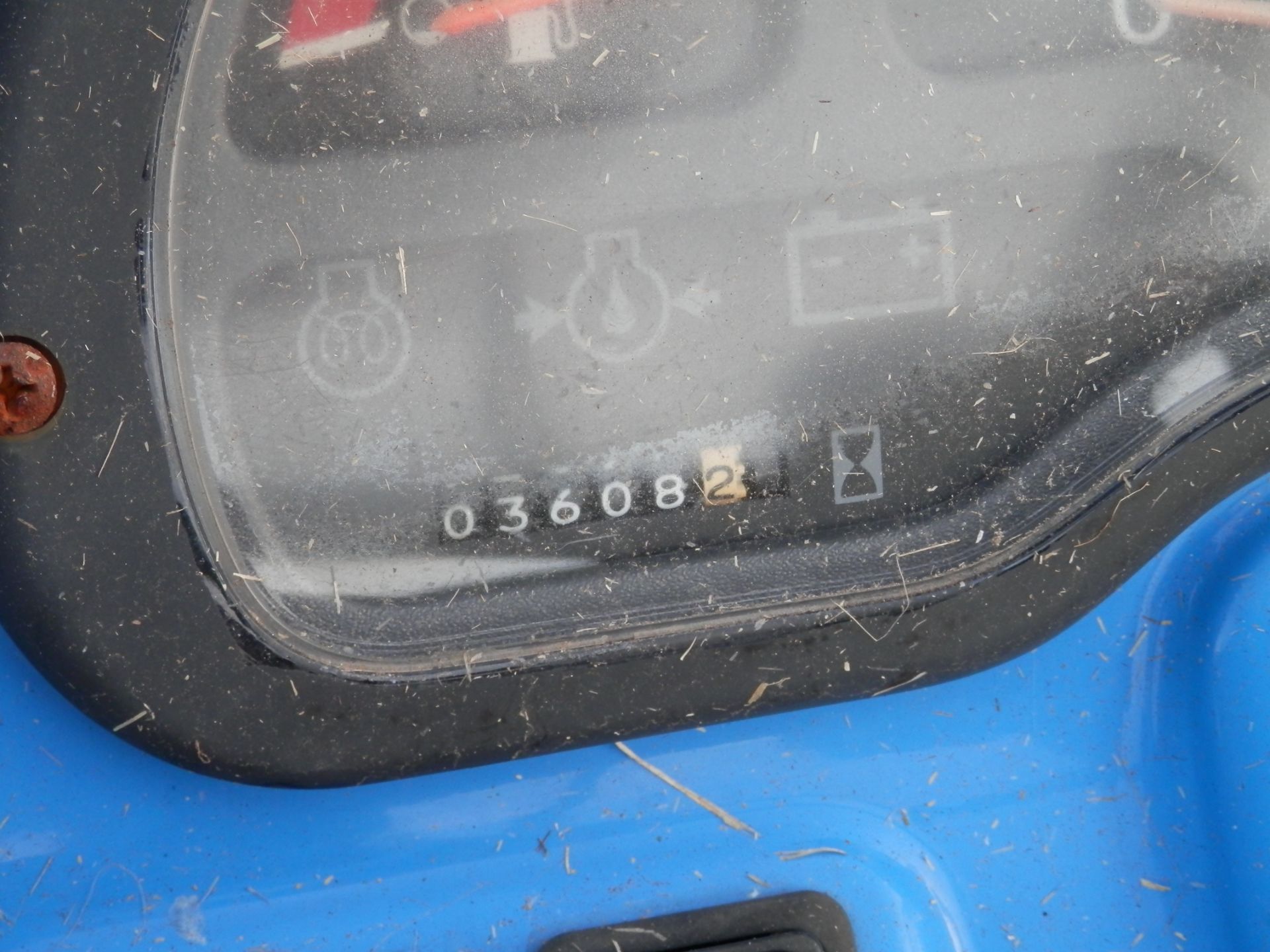 2002 NEW HOLLAND TC40 DIESEL TRACTOR, - Image 9 of 14