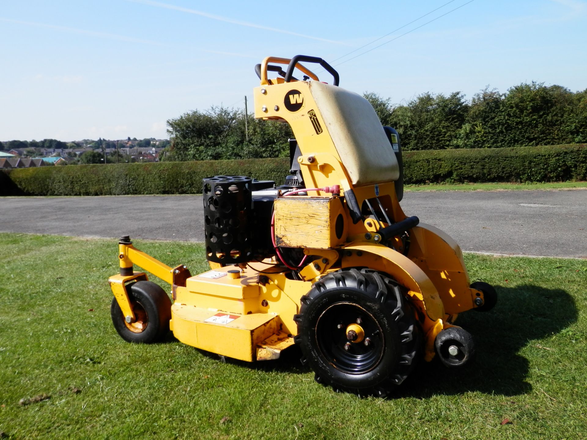 2008 WRIGHT STANDER FH541V KAWASAKI POWERED 17HP V TWIN BANK MOWER, ALL WORKING.