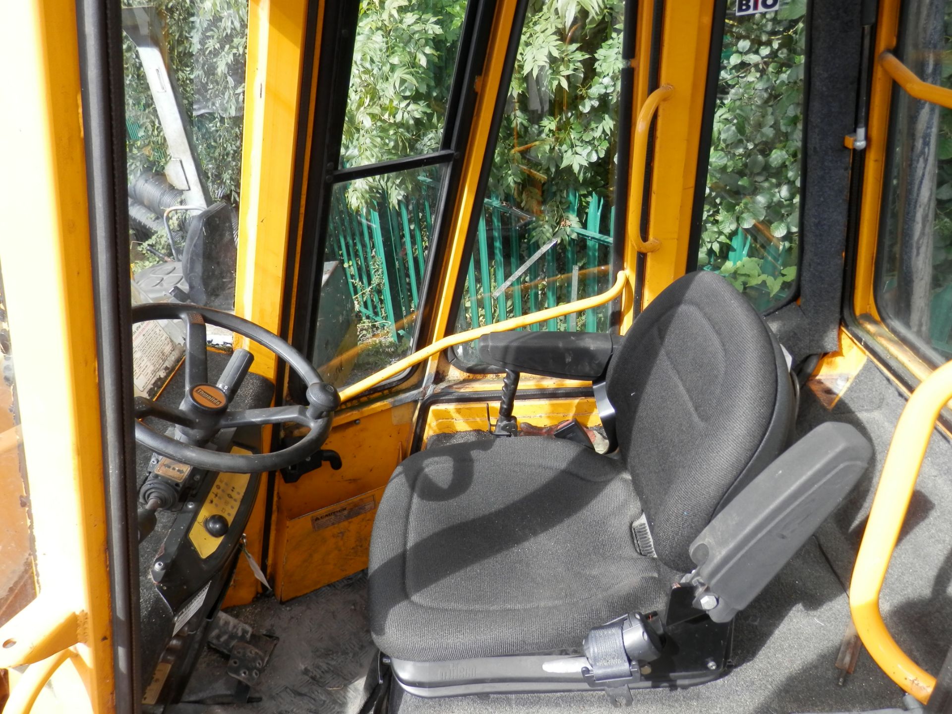RARE 2005 THWAITES ENCLOSED CAB 5 TONNE DUMPER TRUCK, EX WATER BOARD. ALL WORKING. - Image 4 of 8