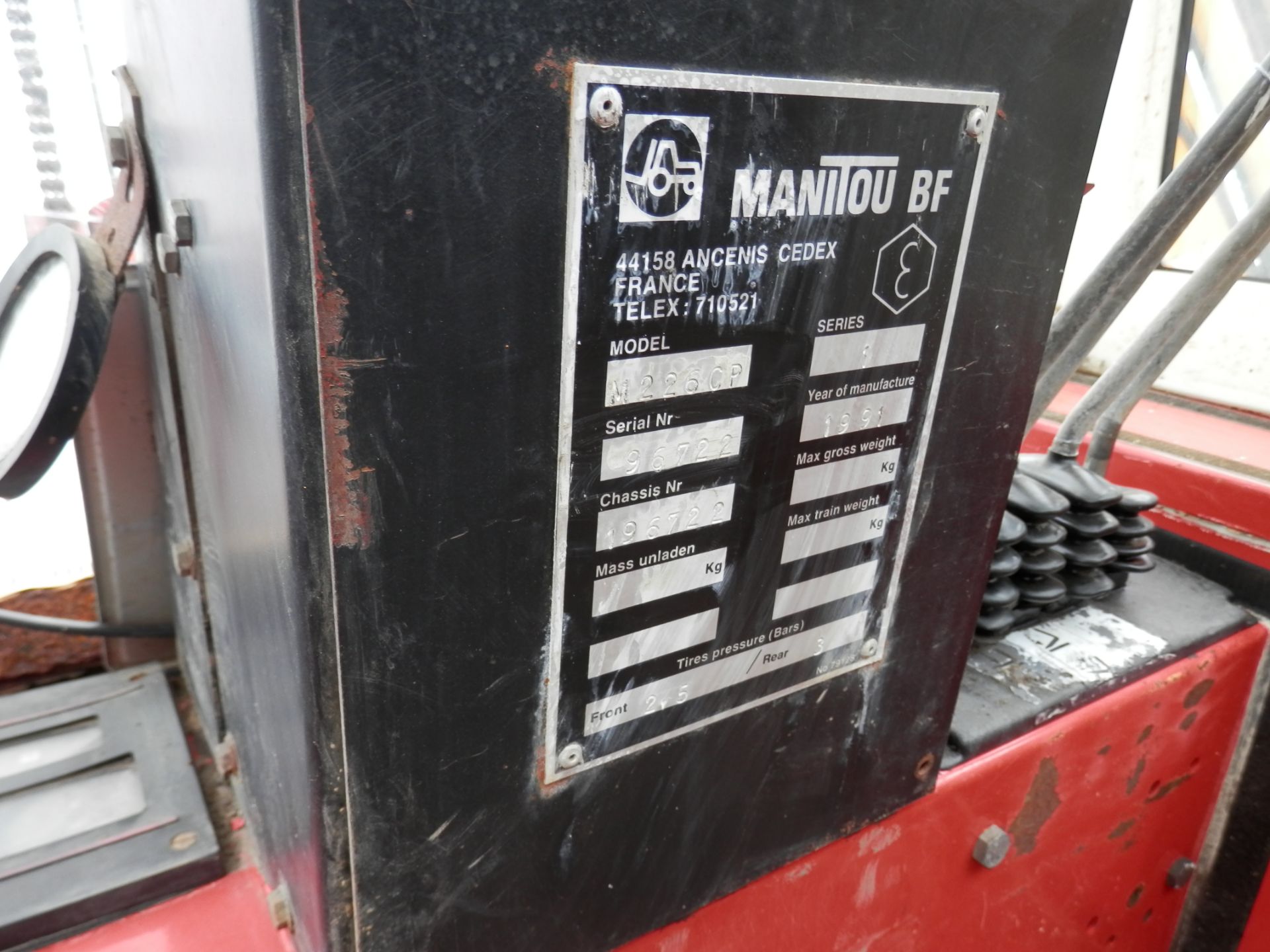 1991 J REG MANITOU M226CP HEAVY LOAD DIESEL FORK LIFT TRUCK, 2.6 TONNE LIFT CAPACITY - Image 2 of 9