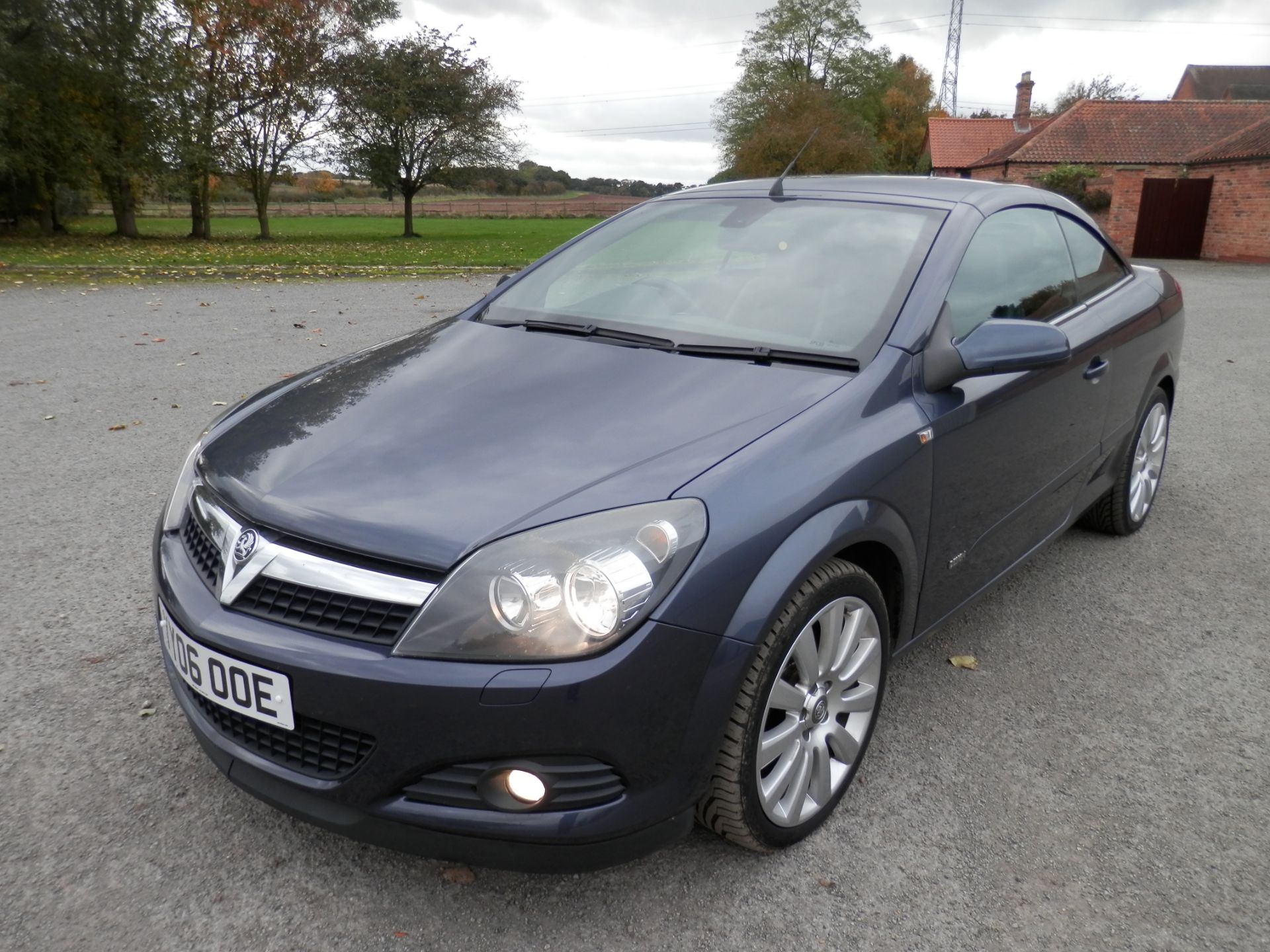 2006/06 VAUXHALL ASTRA DESIGN 1.8 SPORT TWIN TOP CONVERTIBLE, ONLY 62K MILES WARRANTED, MOT FEB 2017 - Image 8 of 24