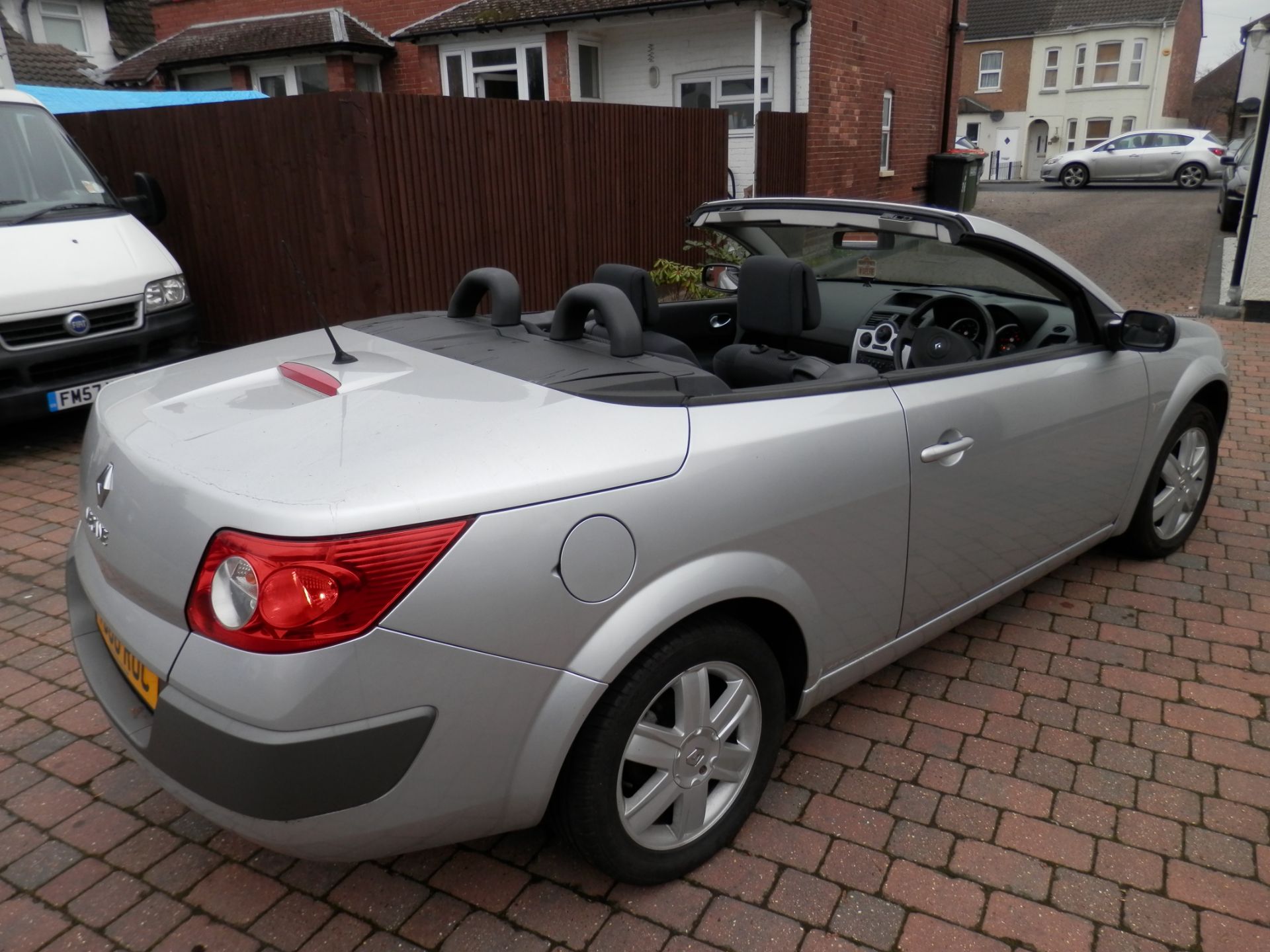 2006/06 RENAULT MEGANE DYNAMIQUE CONVERTIBLE 1.6 VVT, ONLY 54K MILES, MOT MARCH 2017, GREAT CAR - Image 4 of 16