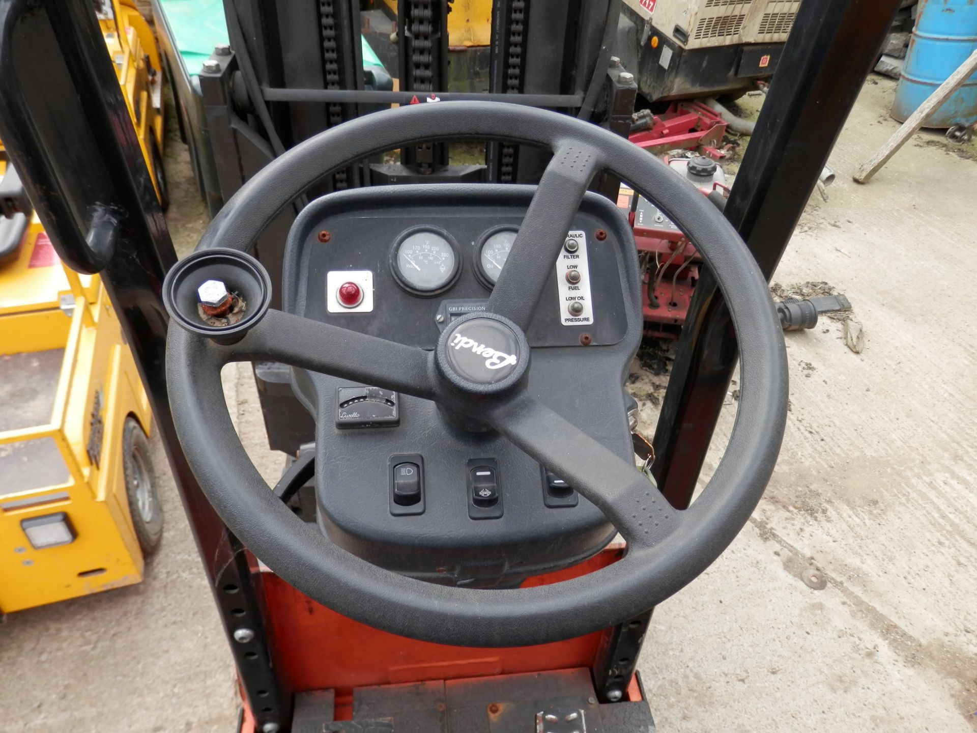 2010 GAS POWERED "BENDI" B64047XSS 1650KG FORKLIFT TRUCK, STARTING PROBLEM ! - Image 6 of 8