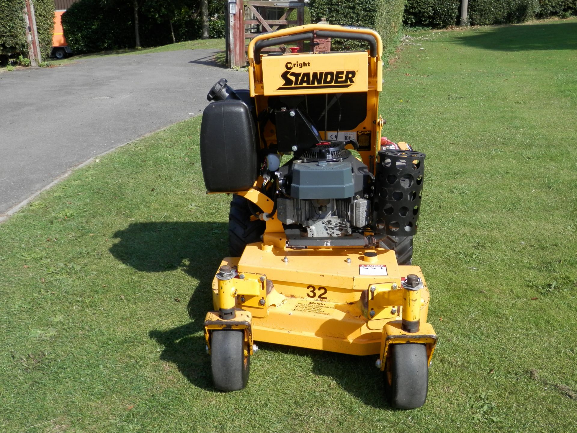 2008 WRIGHT STANDER FH541V KAWASAKI POWERED 17HP V TWIN BANK MOWER, ALL WORKING. - Image 2 of 12