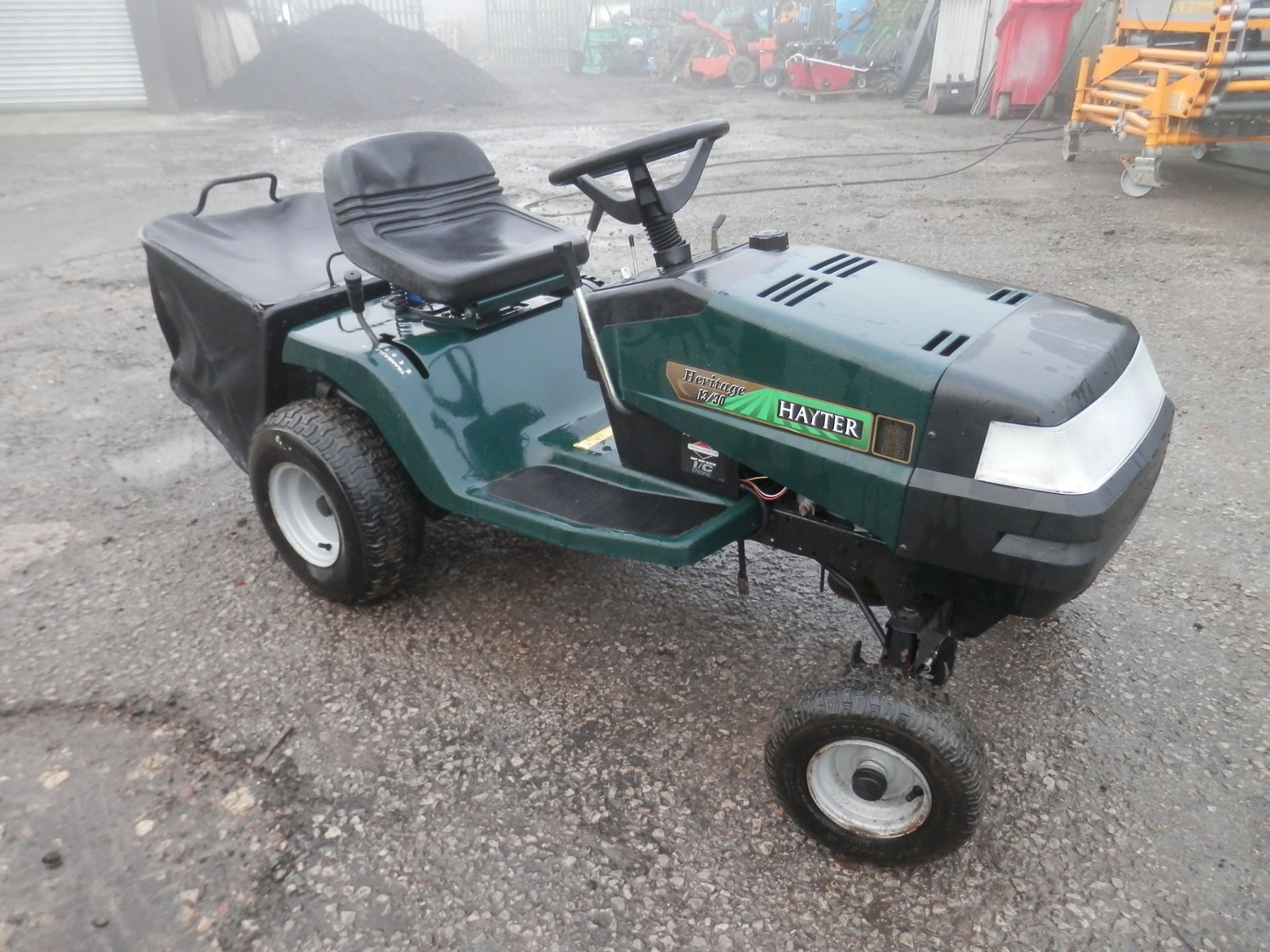 WORKING HAYTER 13/30 HERITAGE RIDE ON MOWER, DECKS NEED ATTENTION BUT COMPLETE. - Image 5 of 6