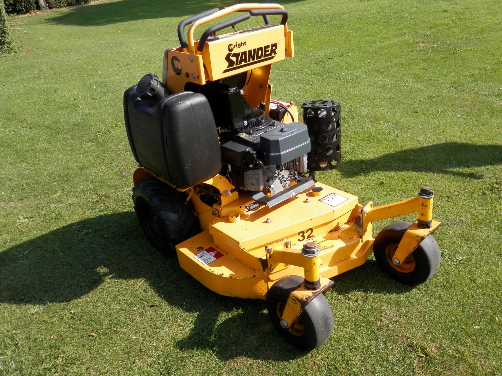 2008 WRIGHT STANDER FH541V KAWASAKI POWERED 17HP V TWIN BANK MOWER, ALL WORKING. - Image 7 of 12