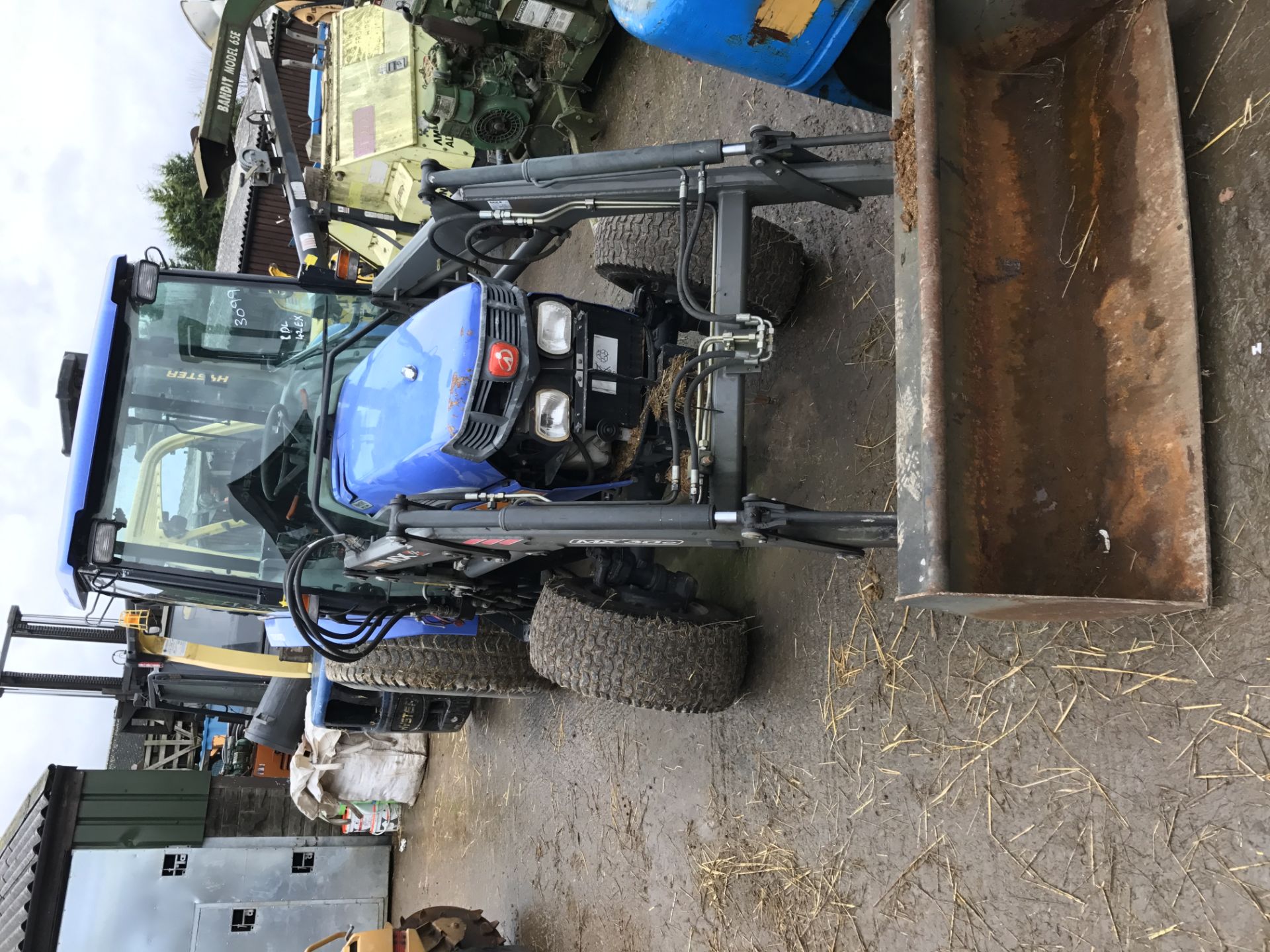 2001 ISEKI TG5470 COMPACT TRACTOR & CHILTON MX 30C LOADER *PLUS VAT* - Image 2 of 9