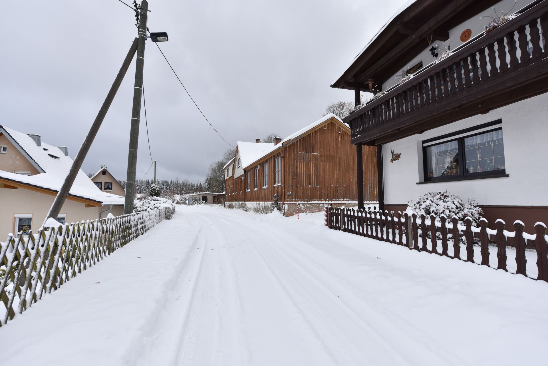 LARGE MULTI APARTMENT HOUSE IN KLINGENTHAL, GERMANY - Bild 8 aus 90