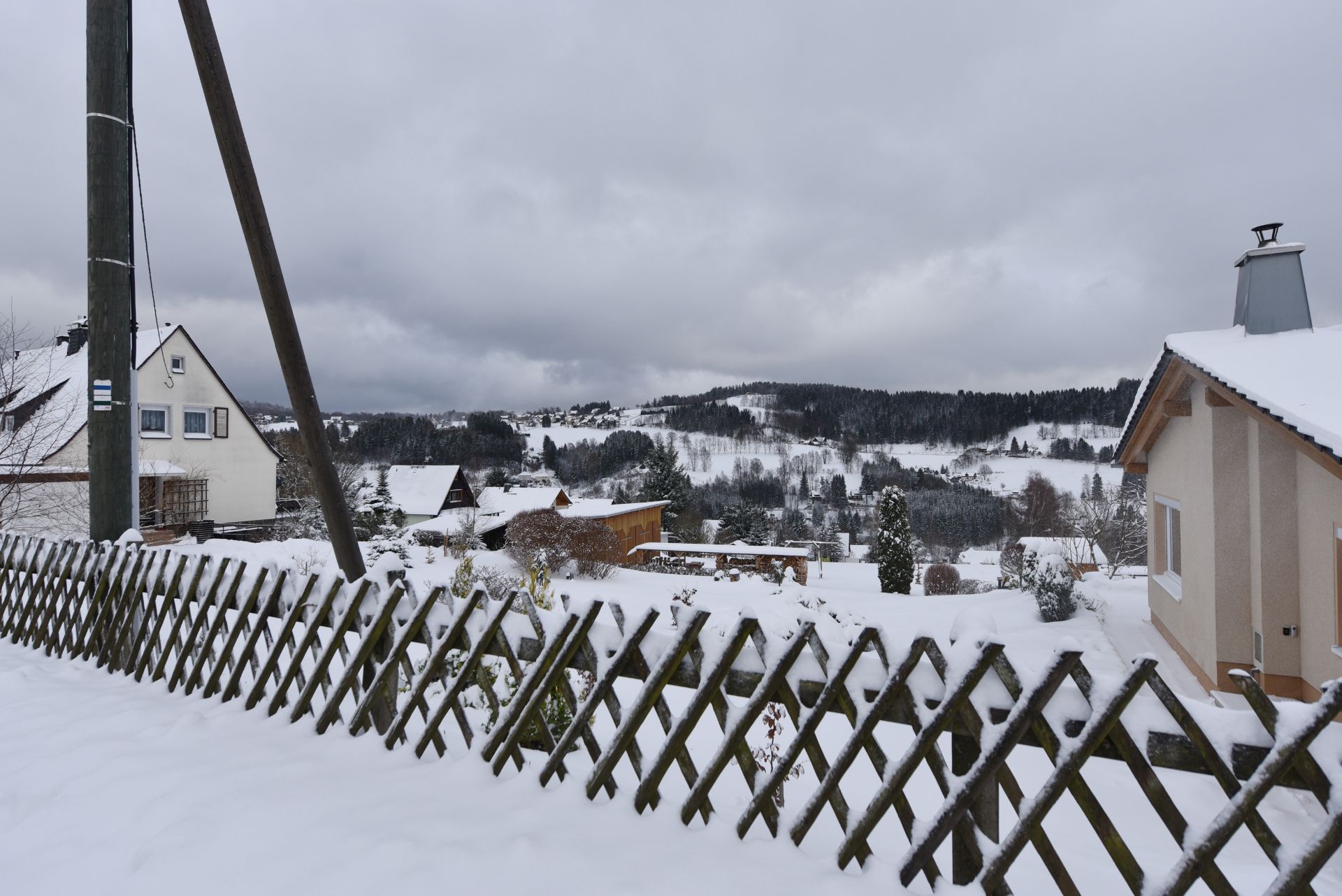 LARGE MULTI APARTMENT HOUSE IN KLINGENTHAL, GERMANY - Bild 6 aus 90