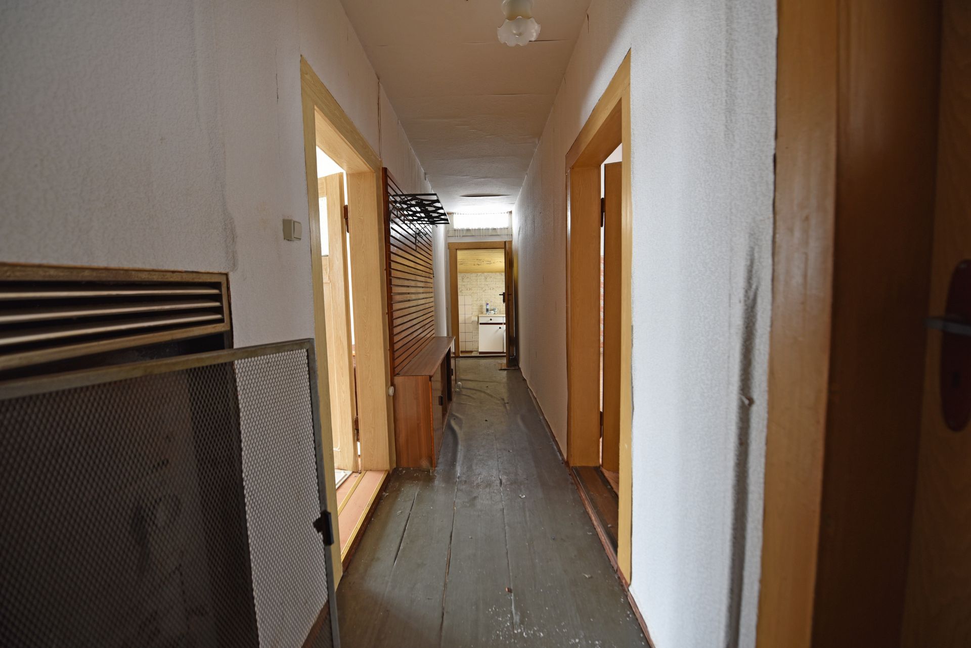 LARGE MULTI APARTMENT HOUSE IN KLINGENTHAL, GERMANY - Bild 35 aus 90