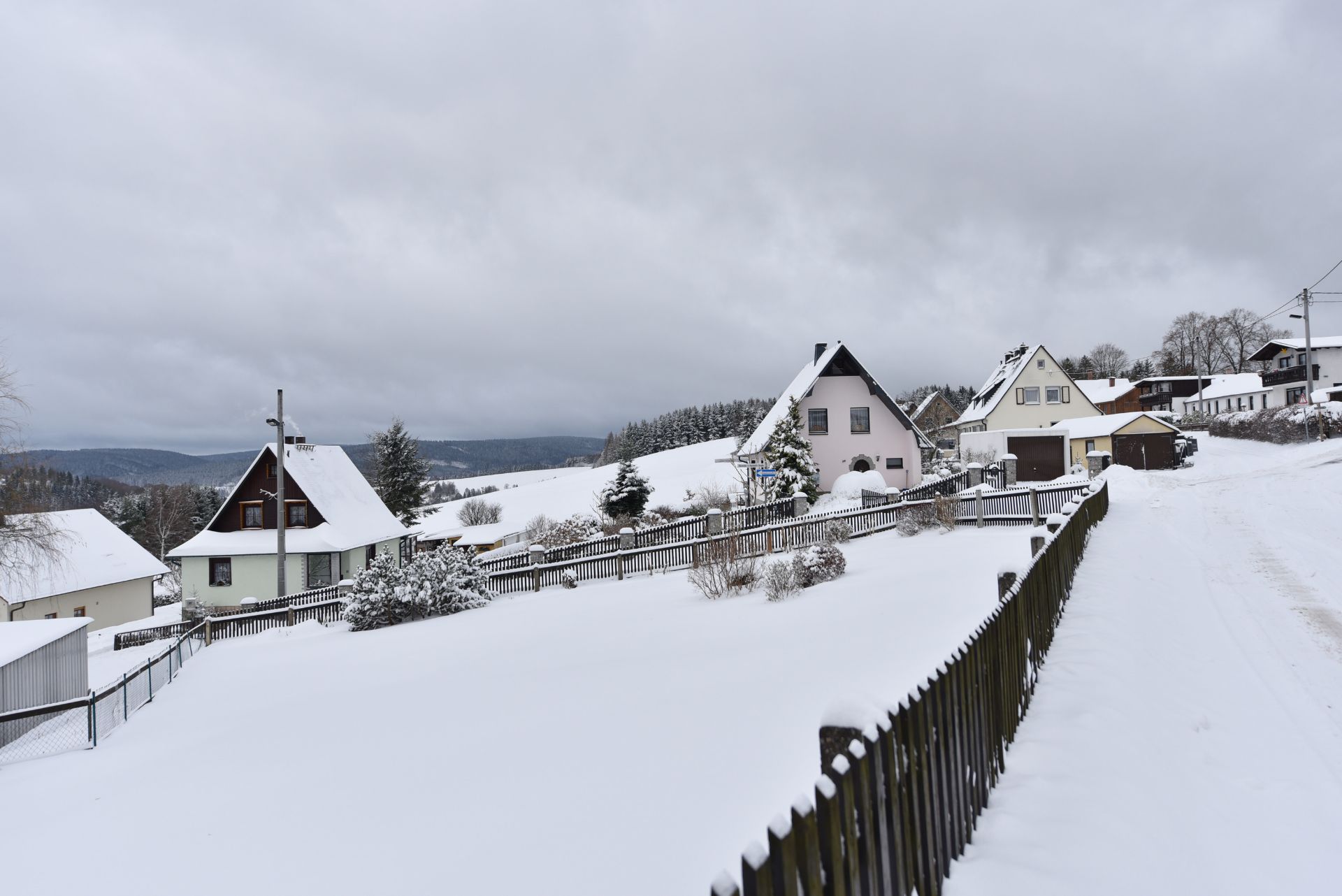 LARGE MULTI APARTMENT HOUSE IN KLINGENTHAL, GERMANY - Bild 87 aus 90