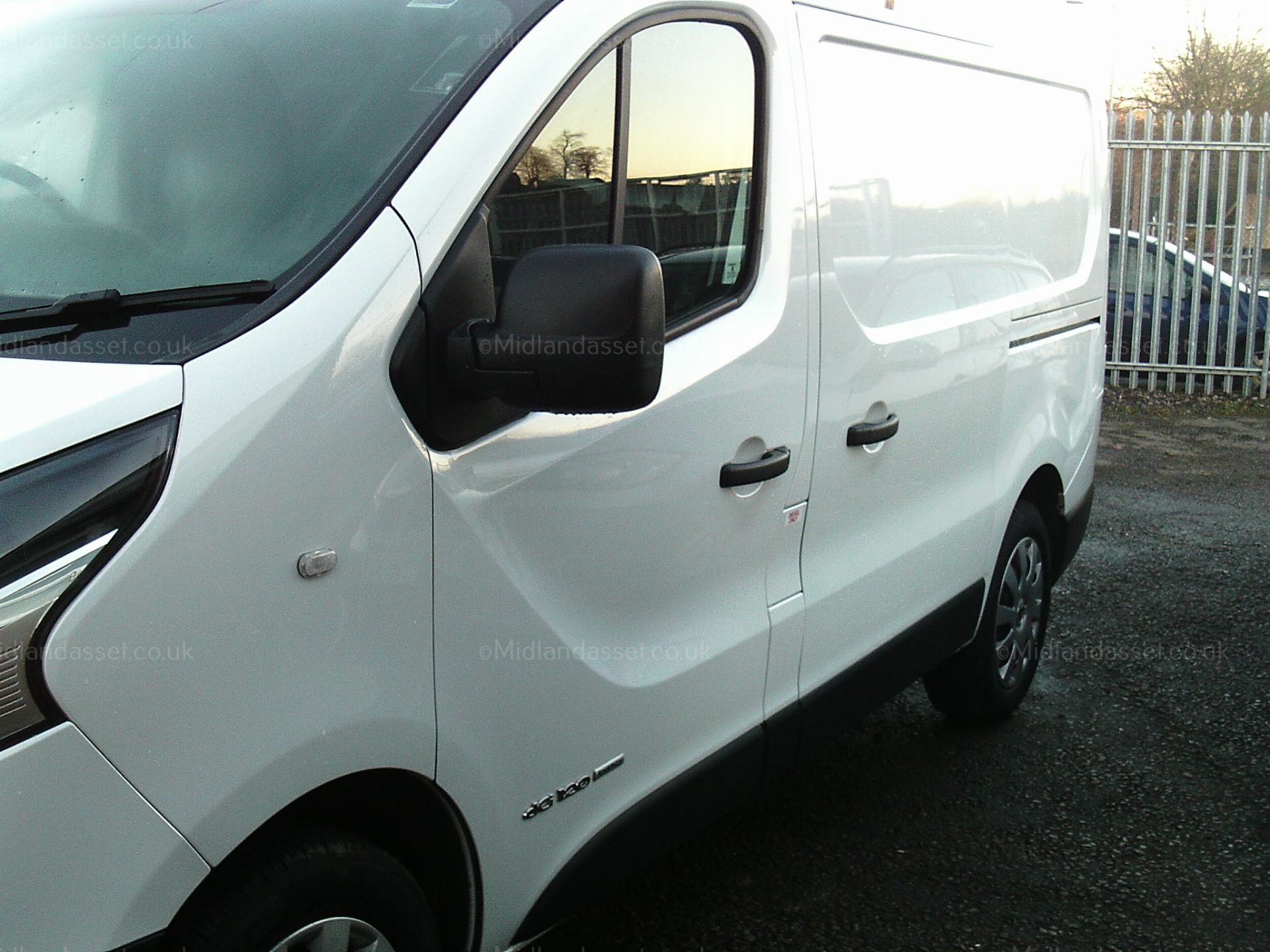 2015/15 REG RENAULT TRAFIC SL29 BUSINESS + NRG DCI PANEL VAN ONE OWNER - Image 7 of 11