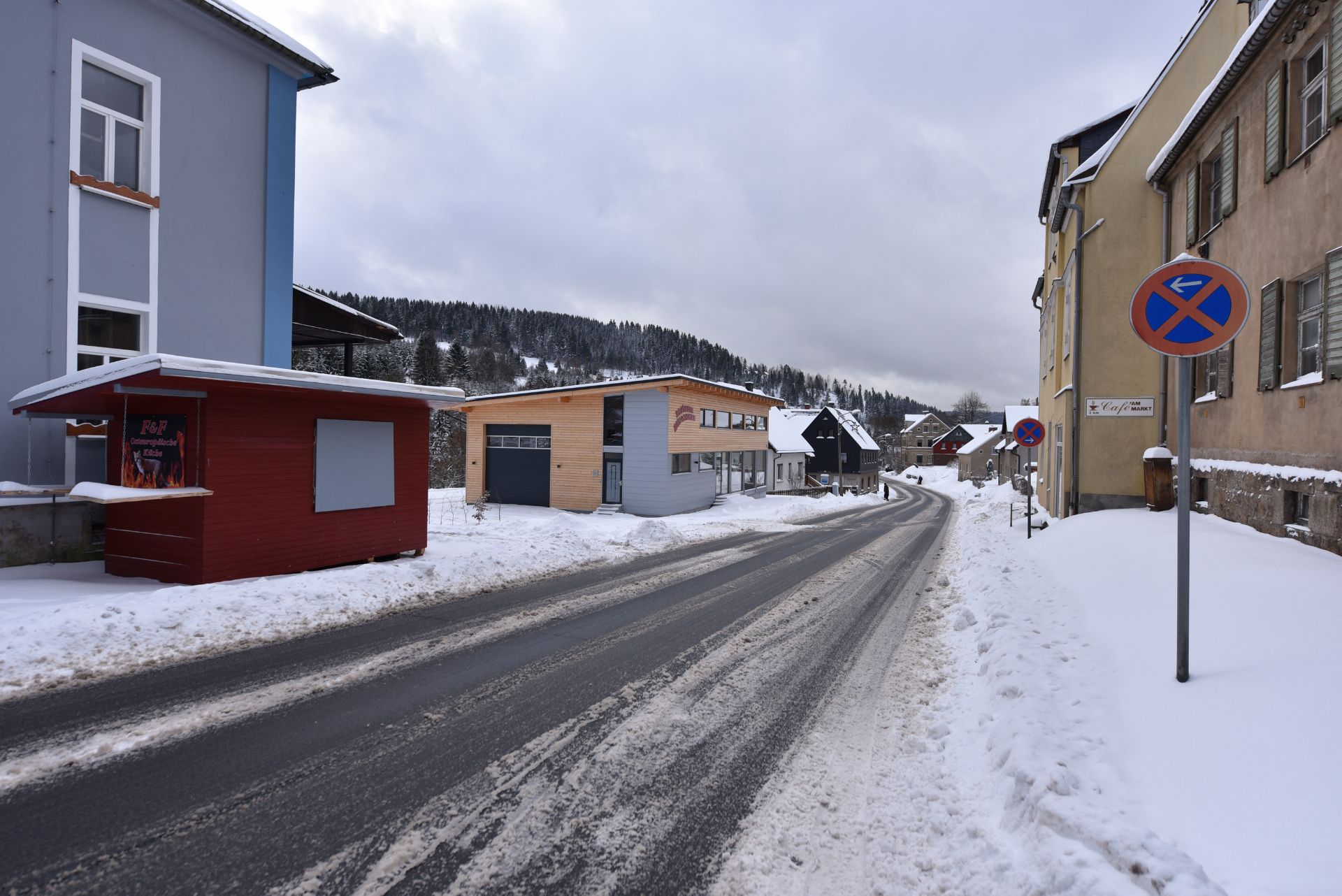 LARGE MULTI APARTMENT HOUSE IN KLINGENTHAL, GERMANY - Bild 58 aus 90