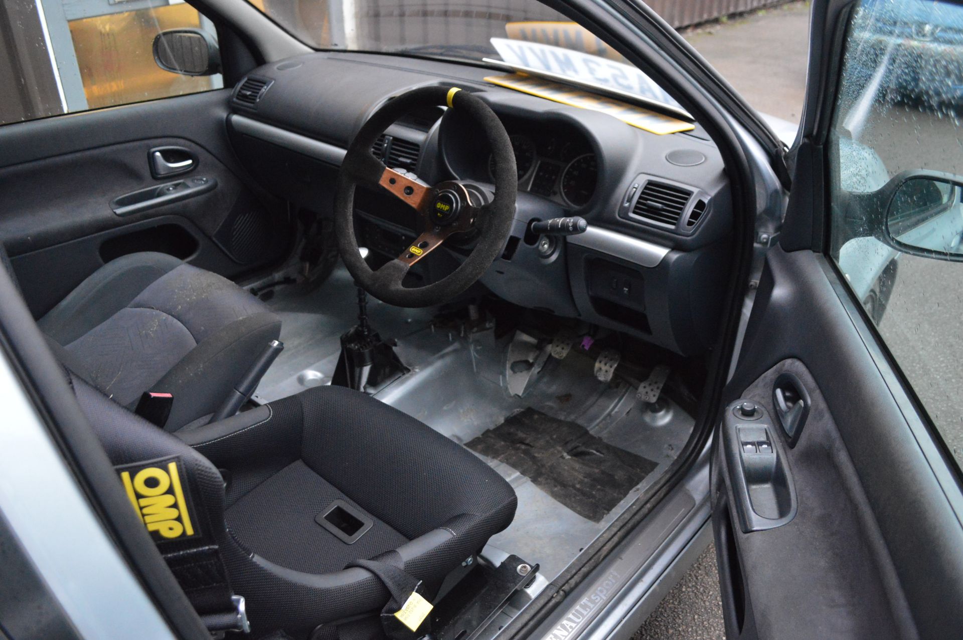 2003/53 REG RENAULT CLIO SPORT 16V - STRIPPED AND FITTED WITH ROLL CAGE *NO VAT* - Image 10 of 14