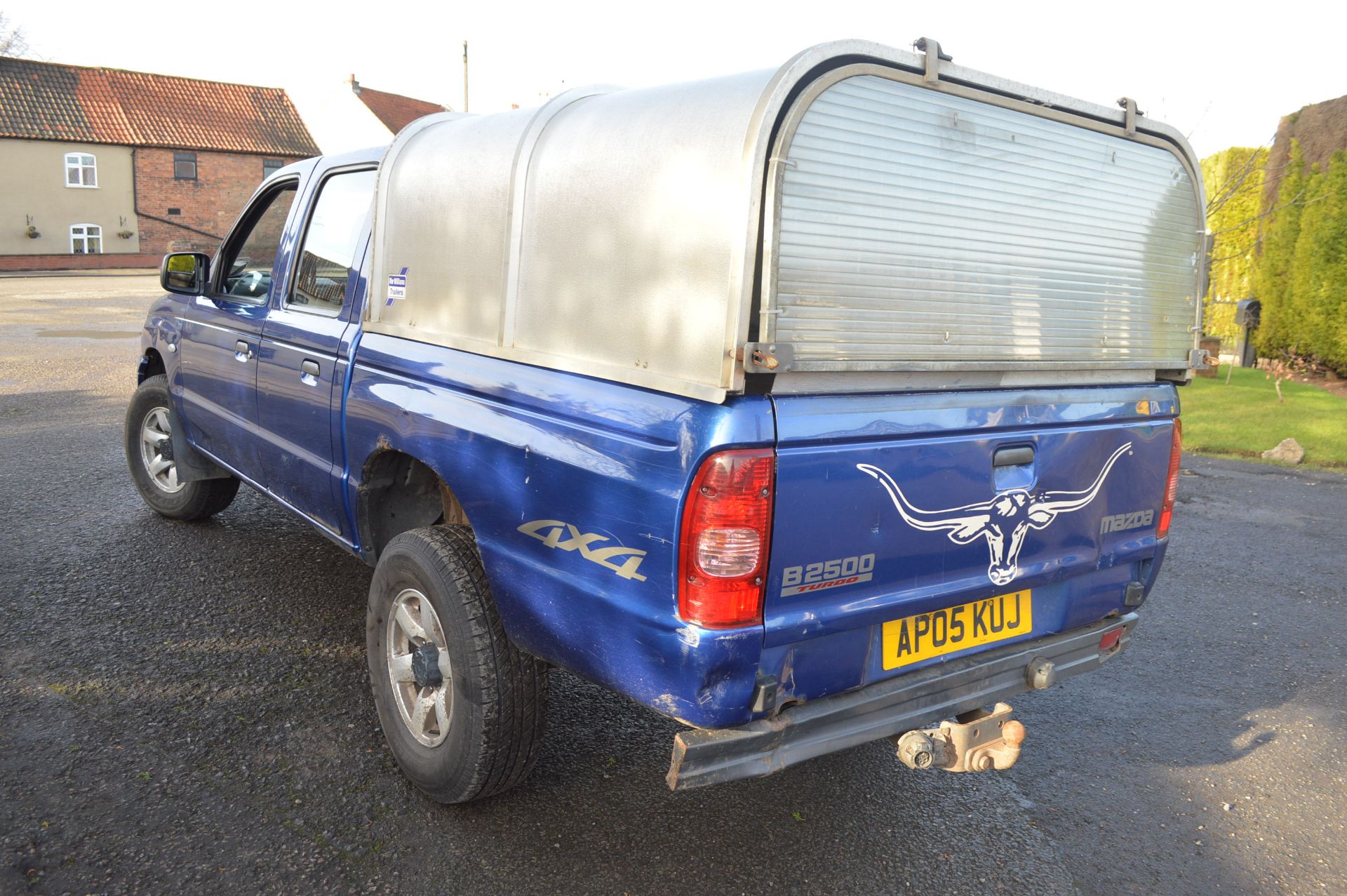 NR -2005/05 REG BLUE MAZDA B2500 4X4 DOUBLE CAB TURBO DIESEL - Image 4 of 22