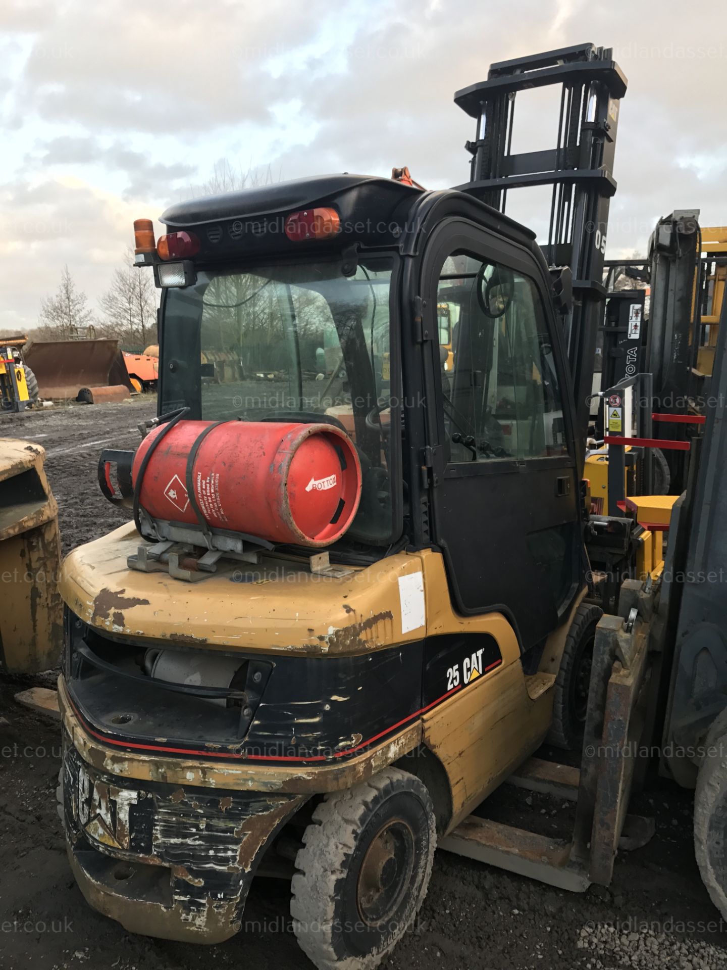 2007 CAT 25 LPG FORK TRUCK - Image 6 of 6