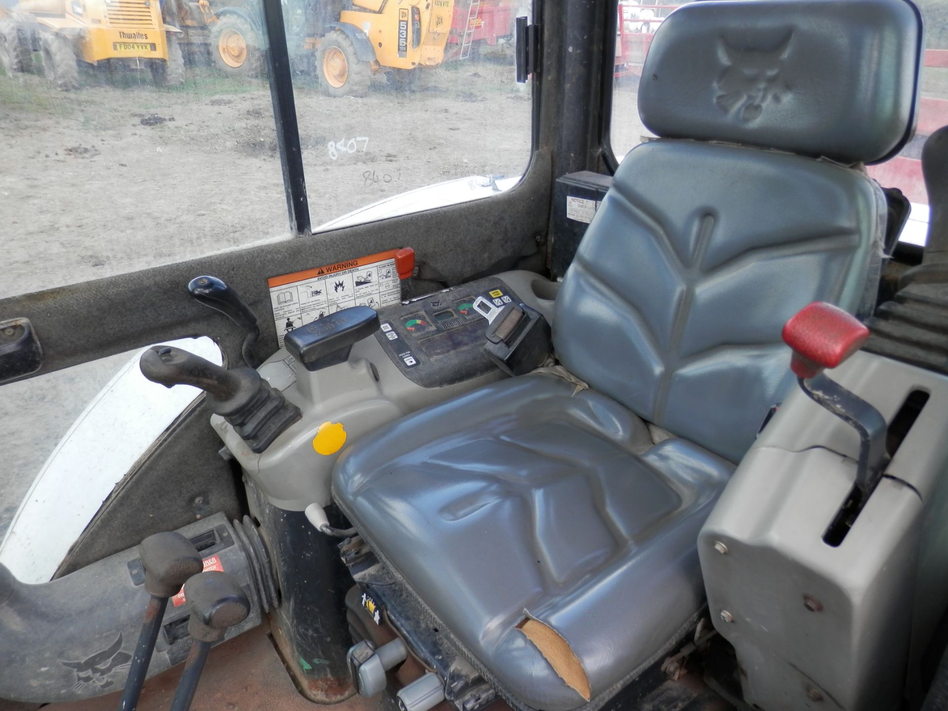 2005 5 TONNE BOBCAT TRACKED DIGGER, 5750 HOURS, KEYCODE START. 2 X BUCKETS. - Image 5 of 8