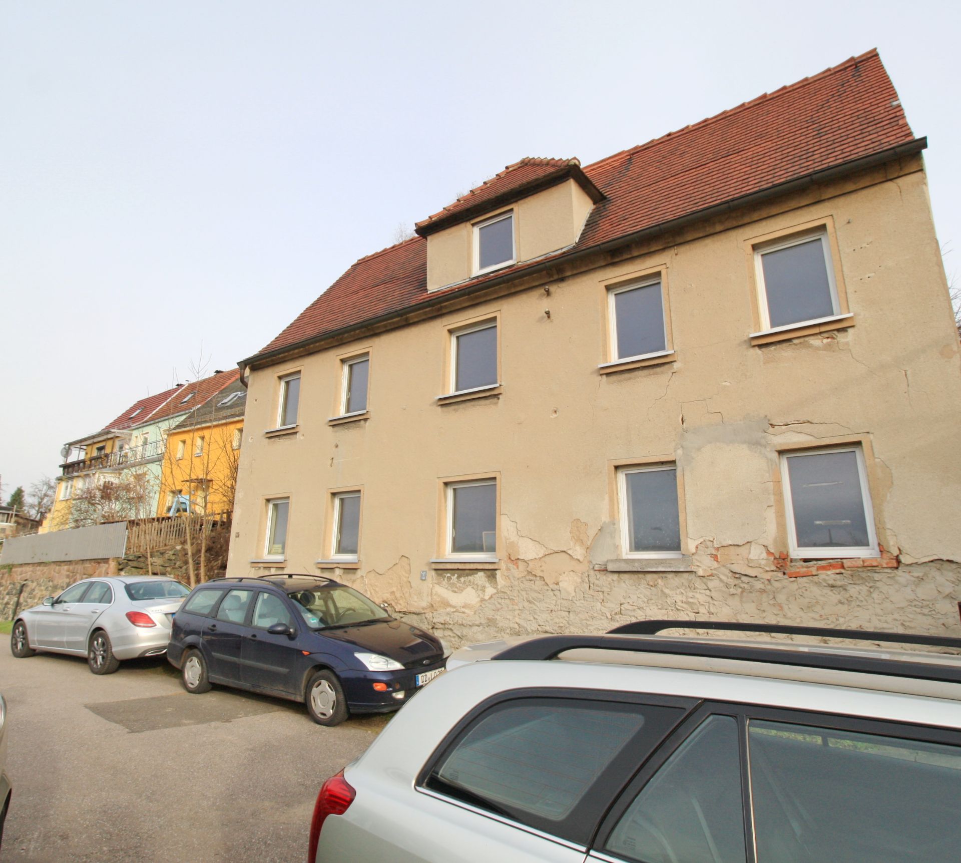 FREEHOLD MULTI APARTMENT BLOCK IN THE HISTORIC TOWN OF HAINICHEN, GERMANY - Image 3 of 51