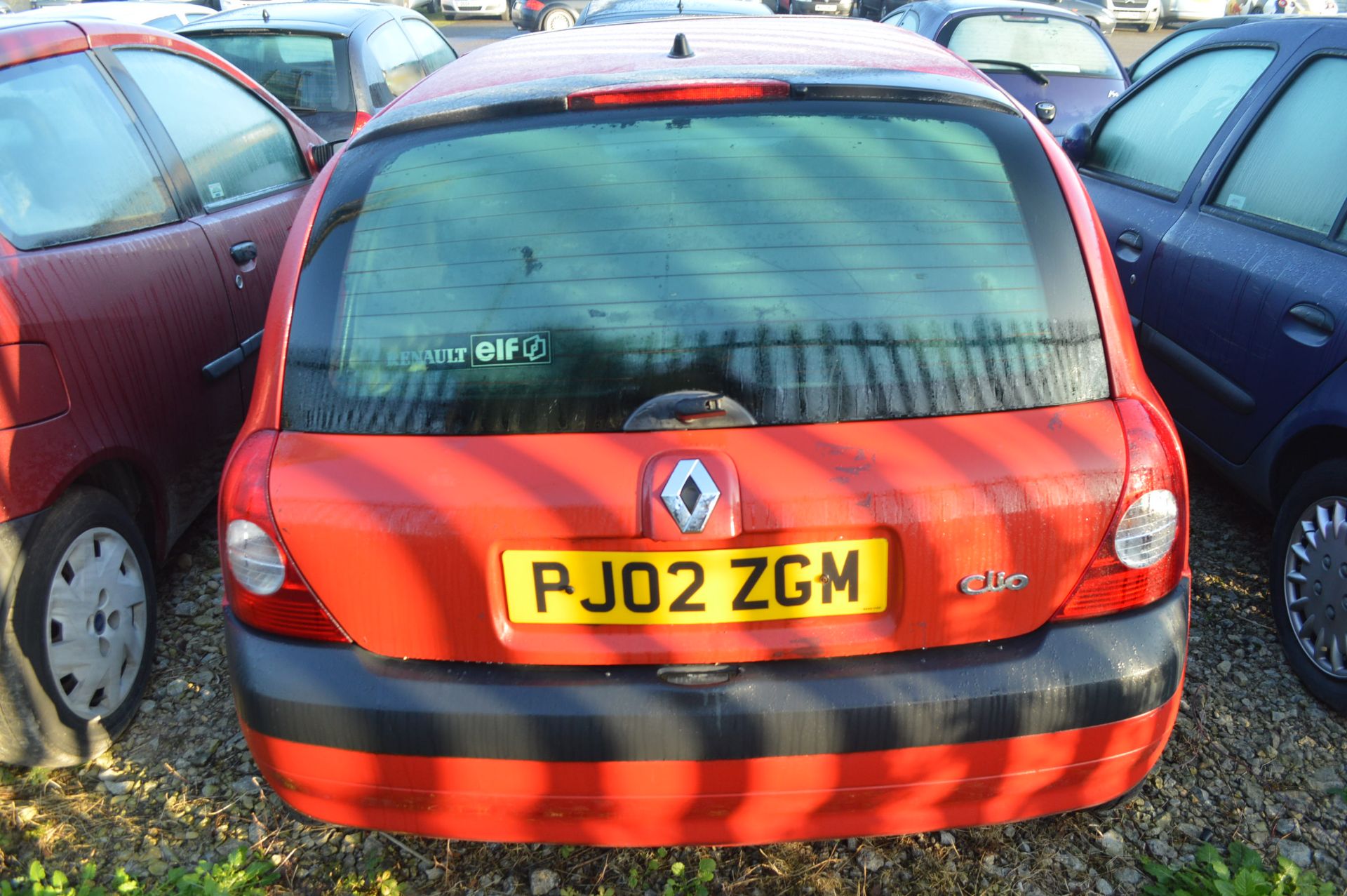 2002/02 REG RENAULT CLIO EXPRESSION 16V - SELLING AS SPARES / REPAIRS *NO VAT* - Image 5 of 8