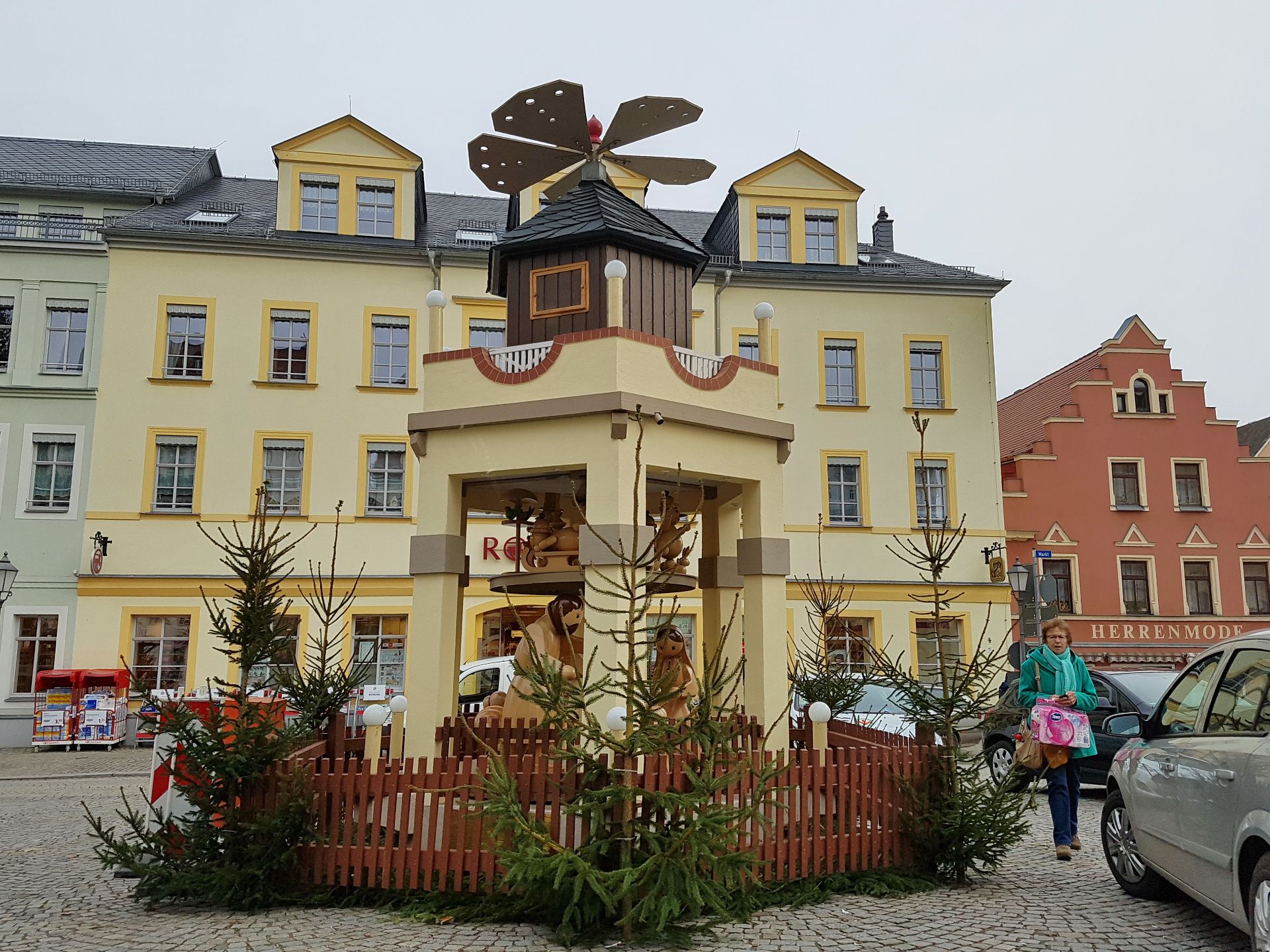 FREEHOLD MULTI APARTMENT BLOCK IN THE HISTORIC TOWN OF HAINICHEN, GERMANY - Image 42 of 51